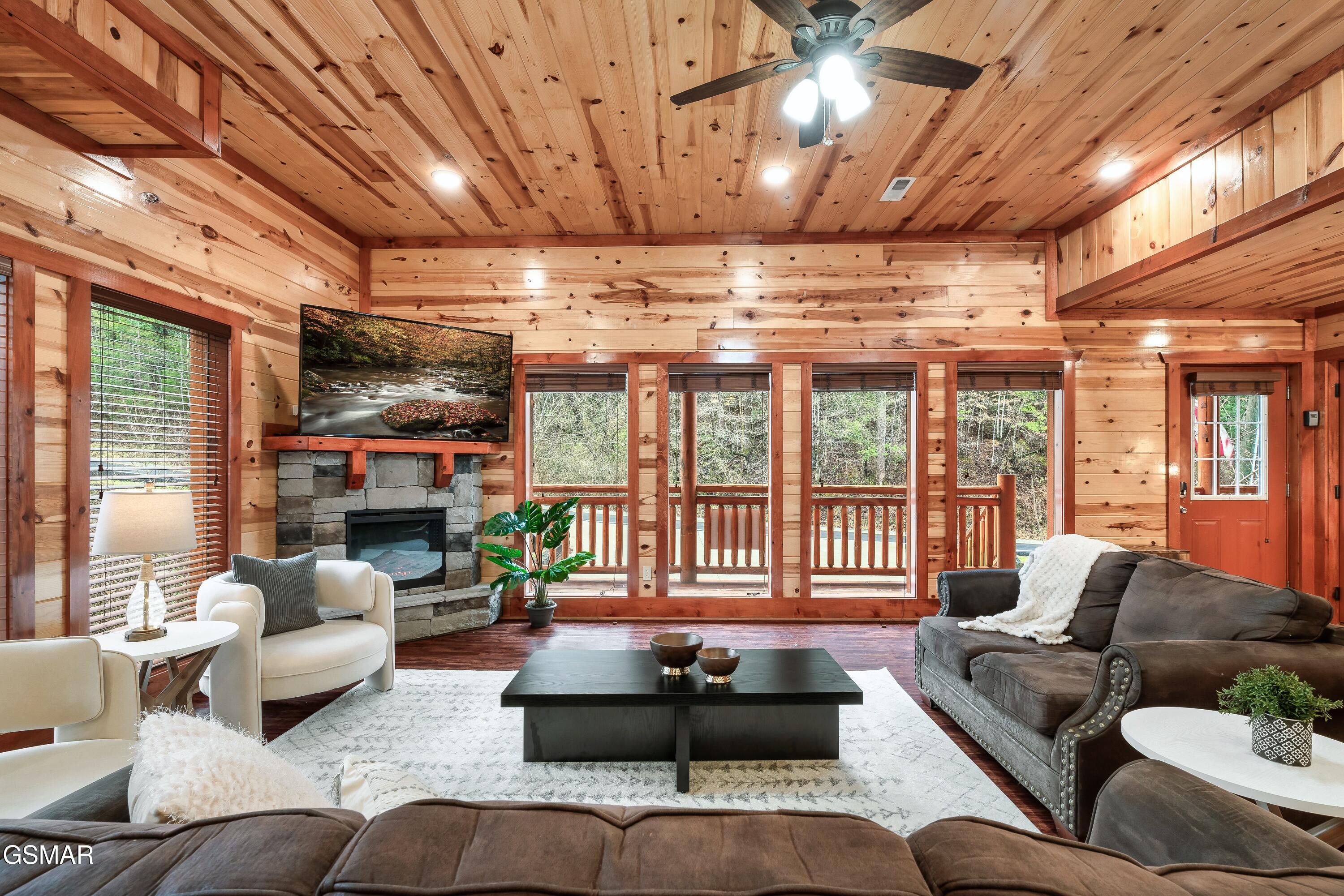 822 Rush Branch Road Pigeon Forge TN 37863