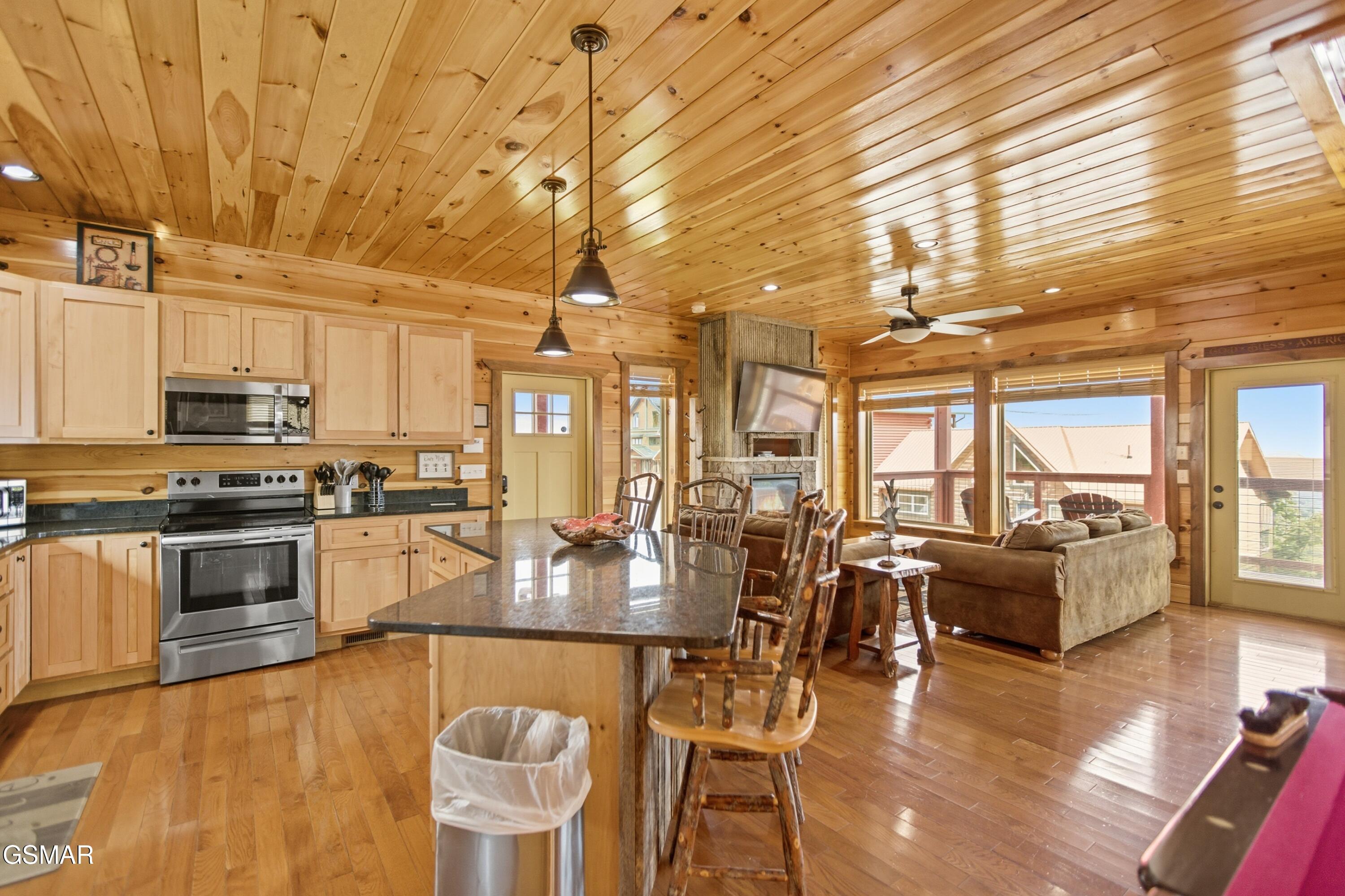 2042 Starr Crest Drive Sevierville TN 37876