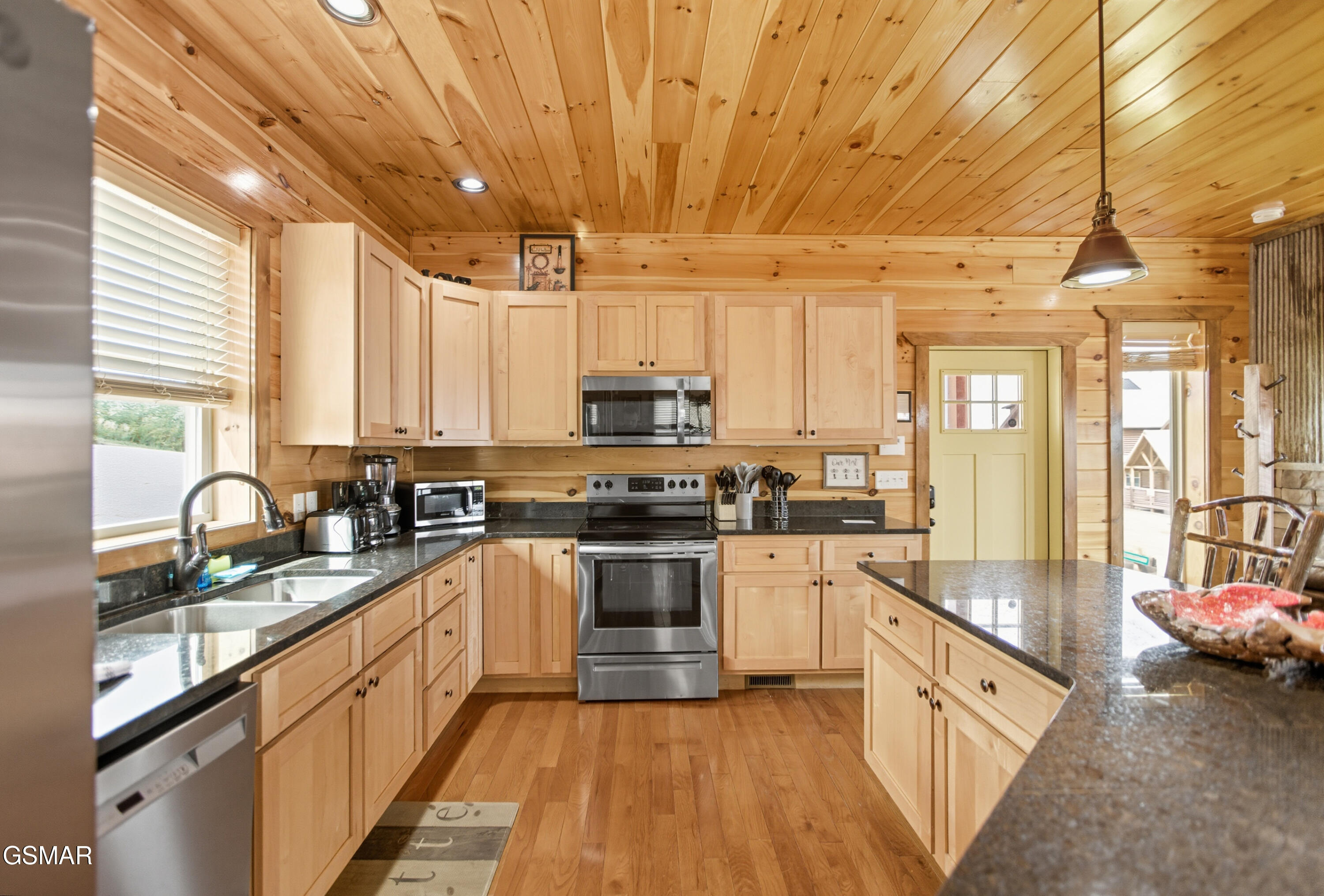 2042 Starr Crest Drive Sevierville TN 37876