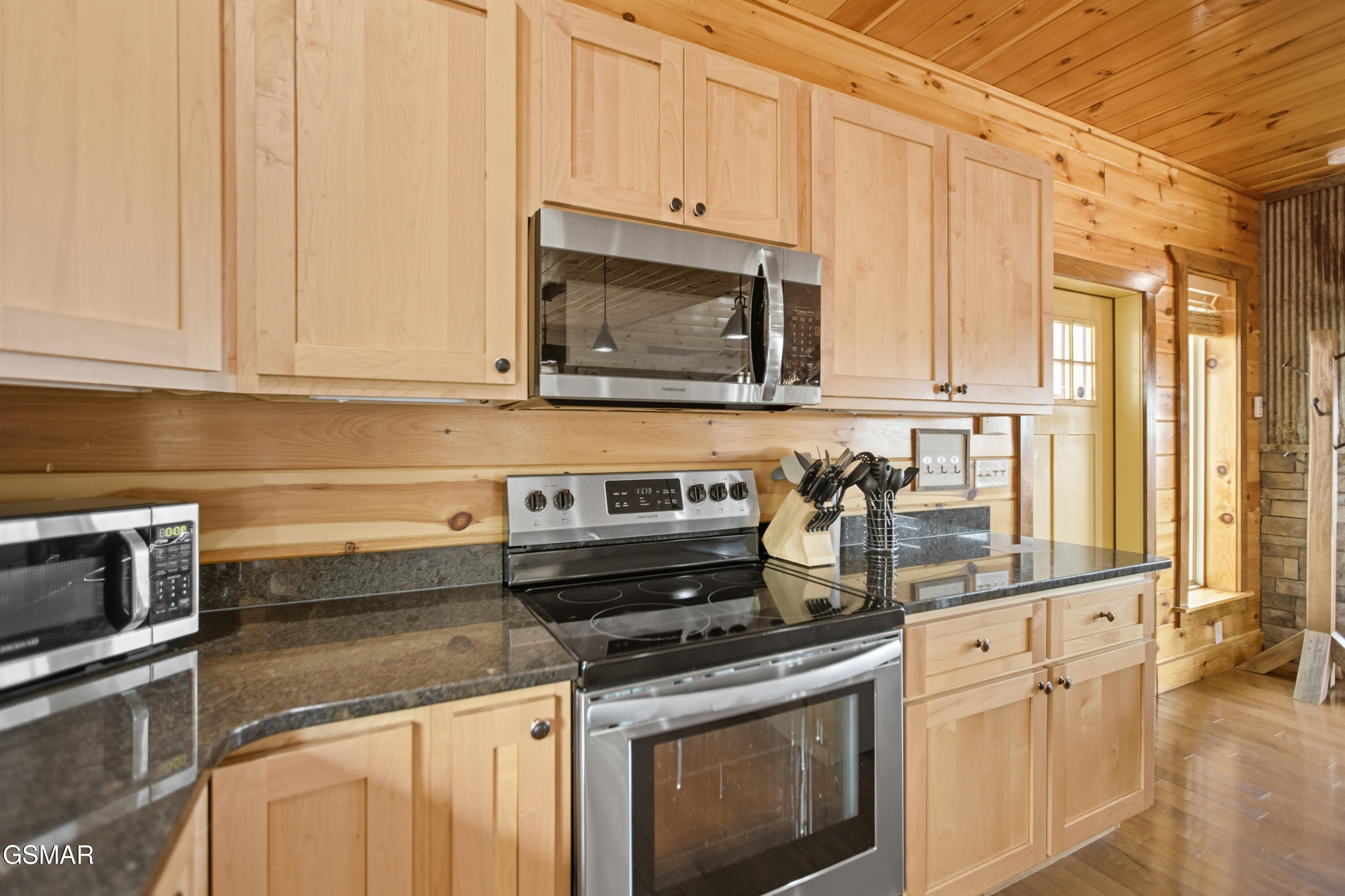 2042 Starr Crest Drive Sevierville TN 37876