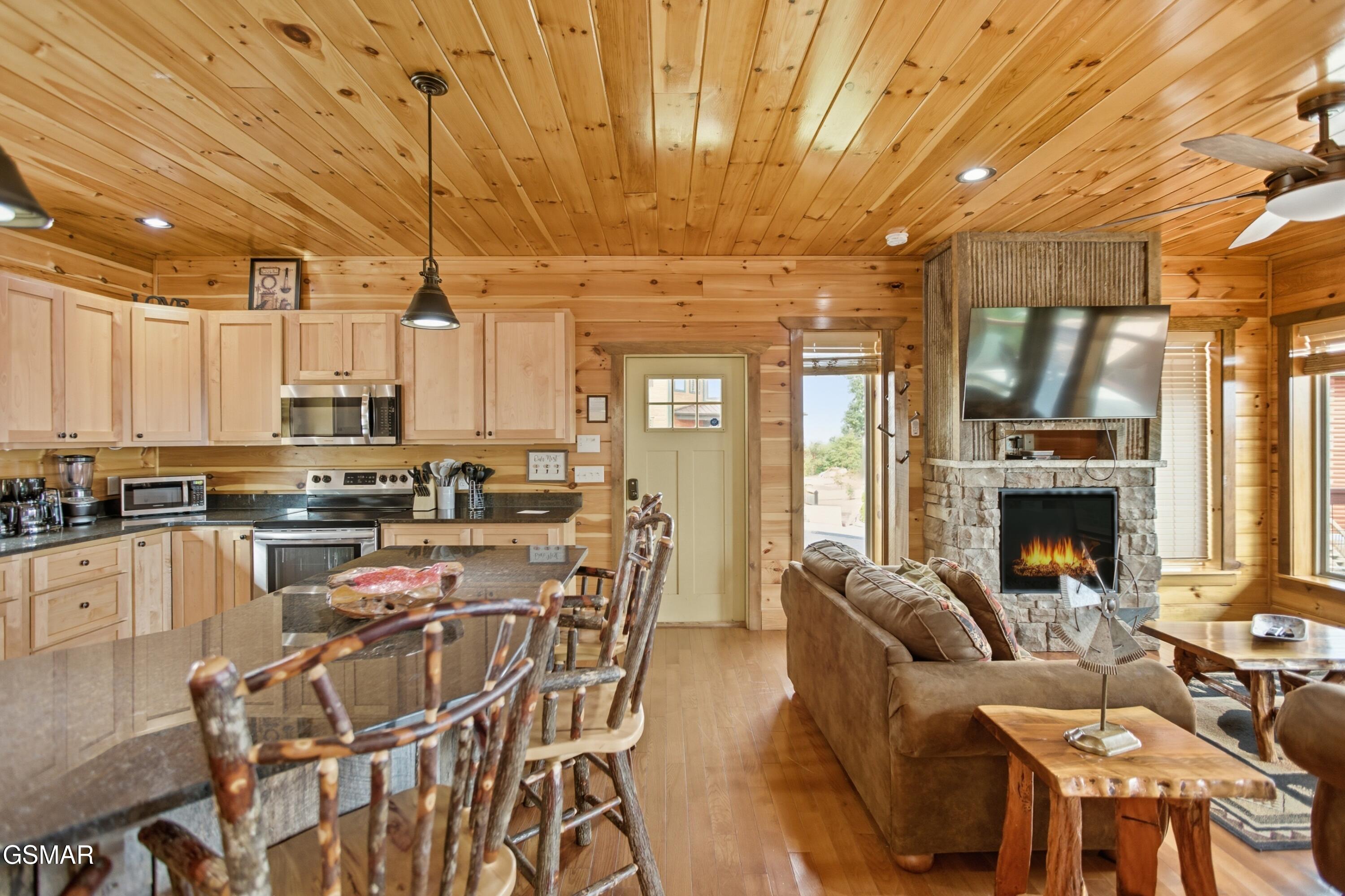 2042 Starr Crest Drive Sevierville TN 37876