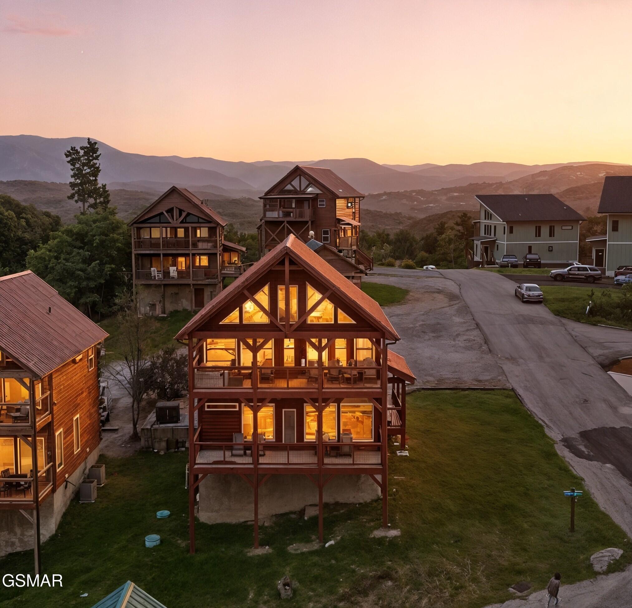 2042 Starr Crest Drive Sevierville TN 37876