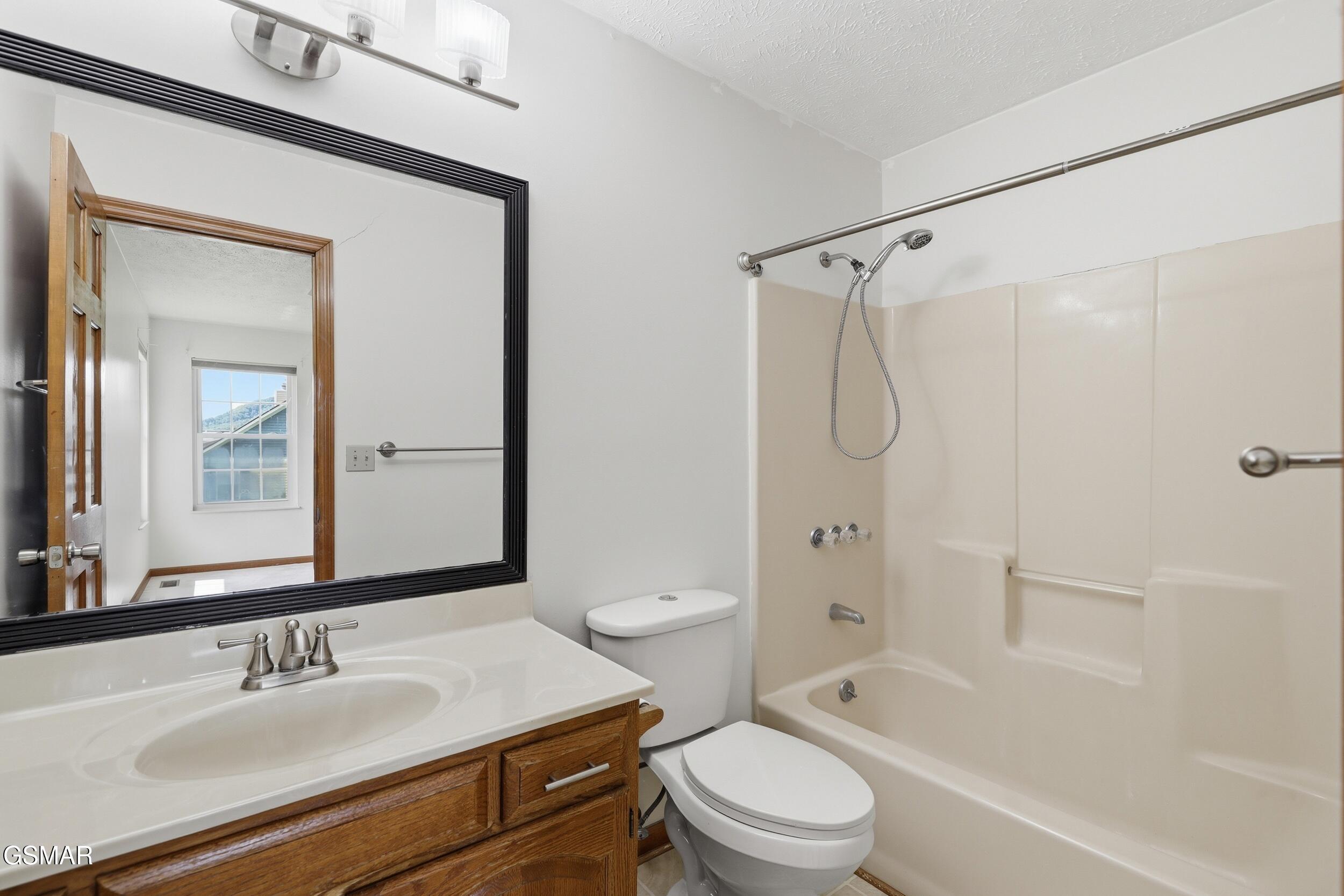 1305 Amber Lane Sevierville TN 37862