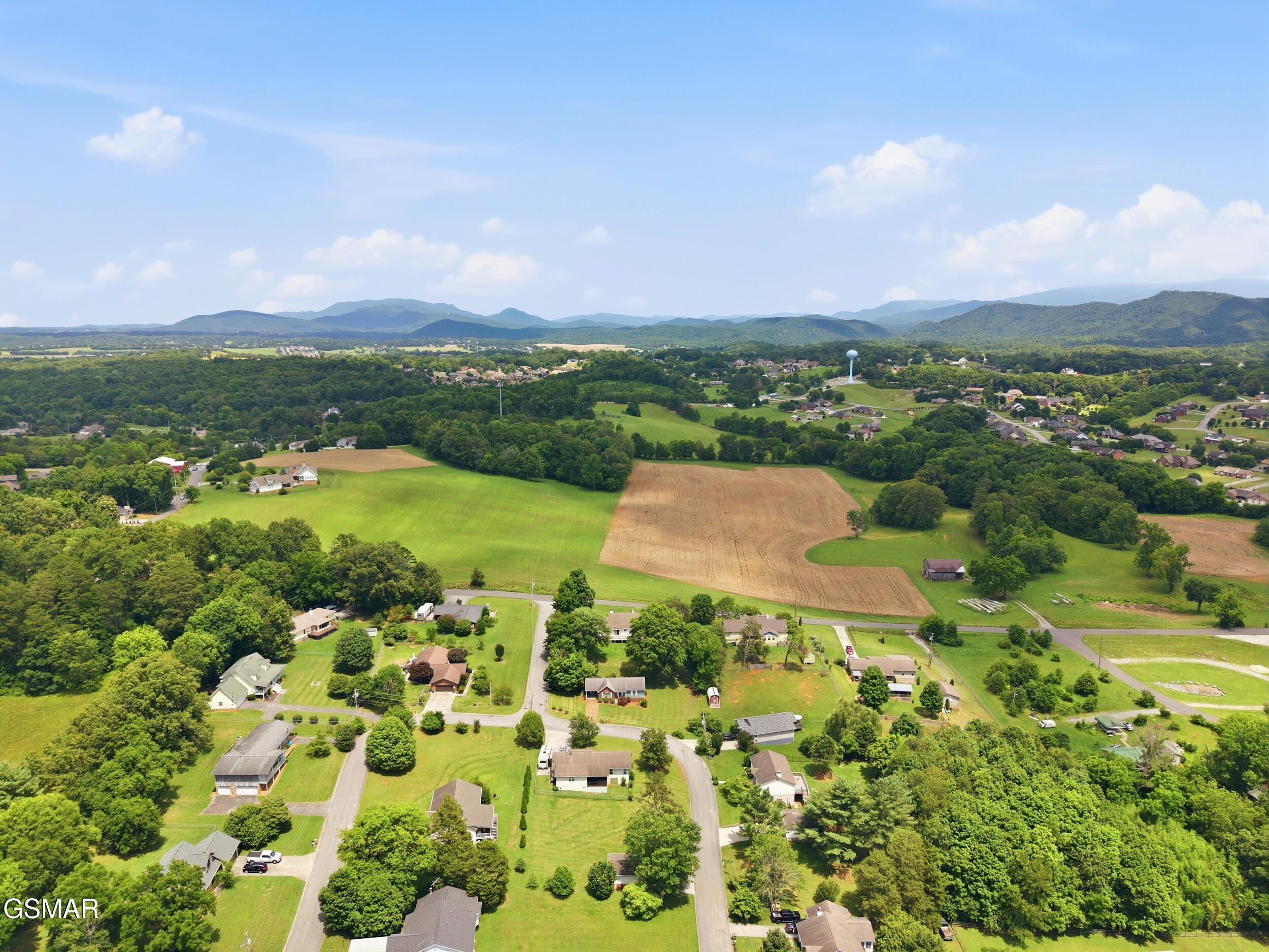 1305 Amber Lane Sevierville TN 37862