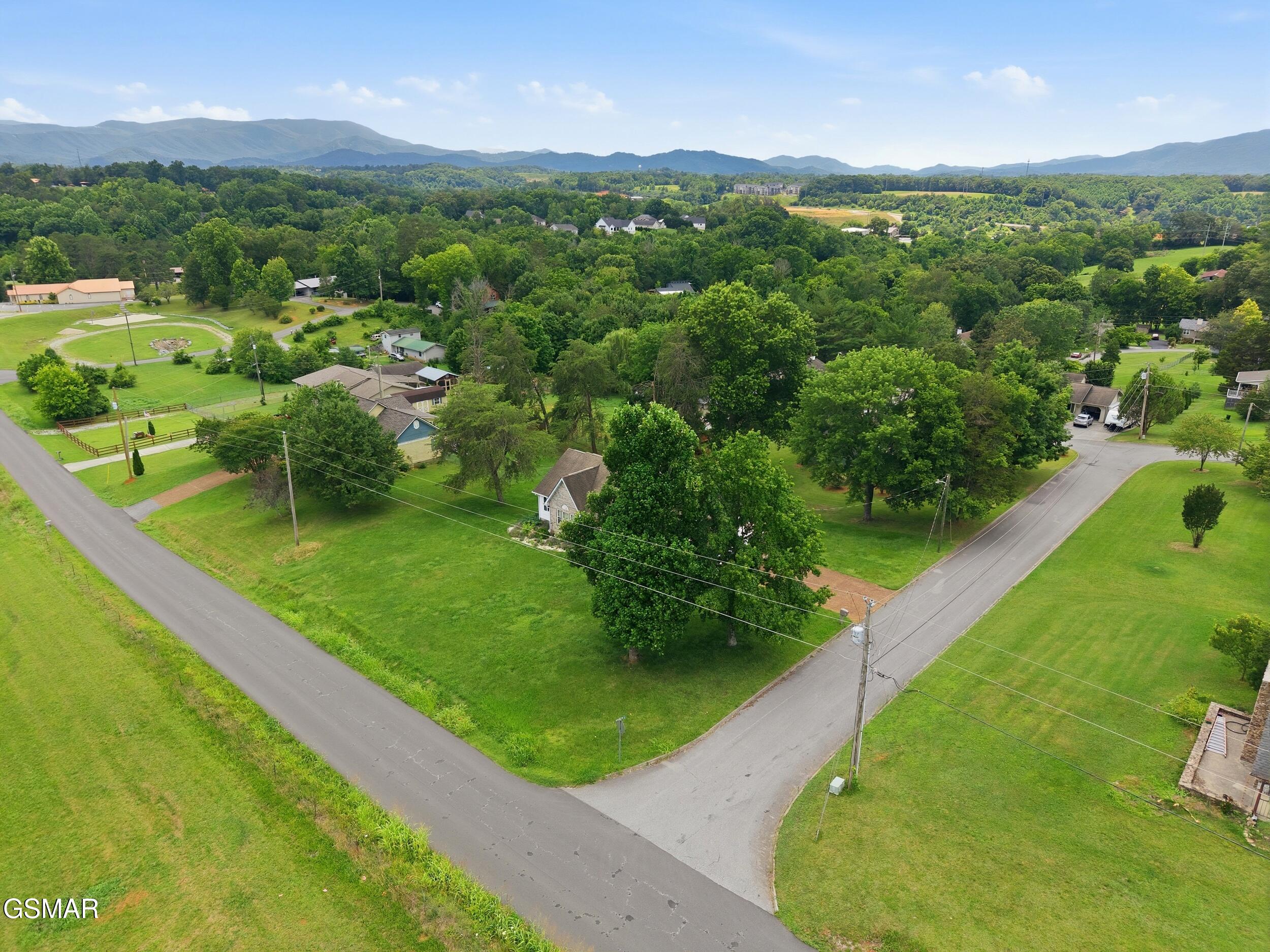 1305 Amber Lane Sevierville TN 37862