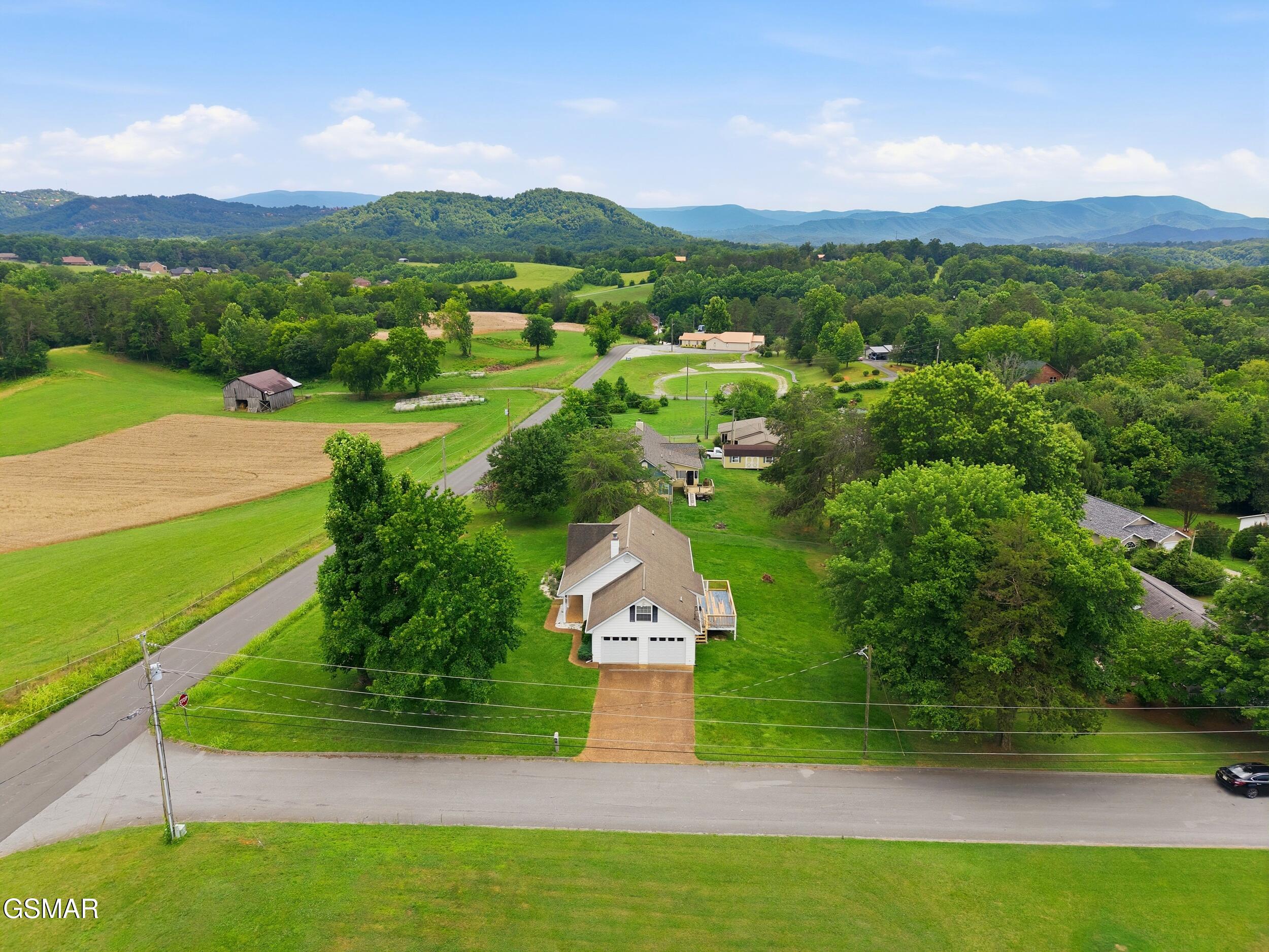1305 Amber Lane Sevierville TN 37862