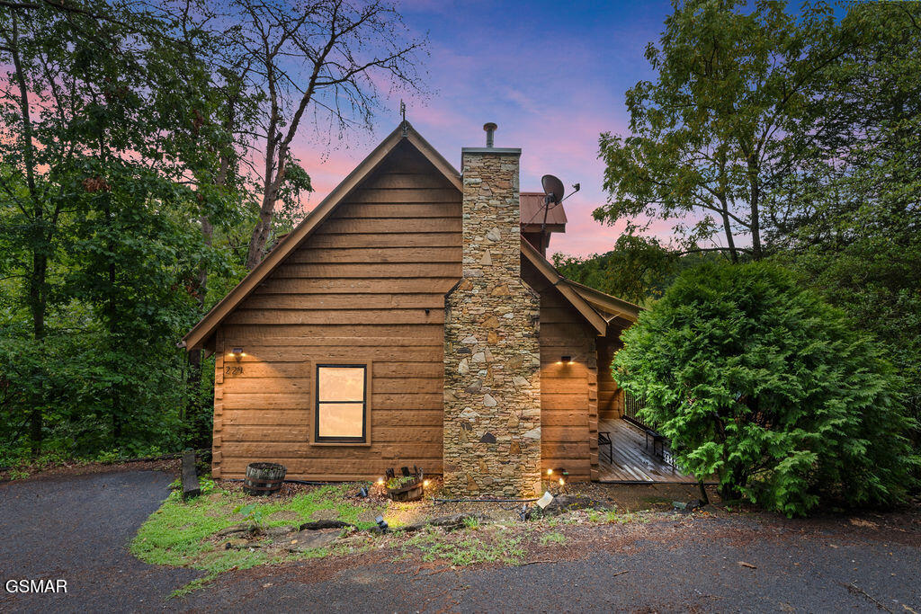 229 Cherokee Path Way Sevierville TN 37876