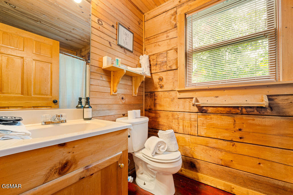 229 Cherokee Path Way Sevierville TN 37876
