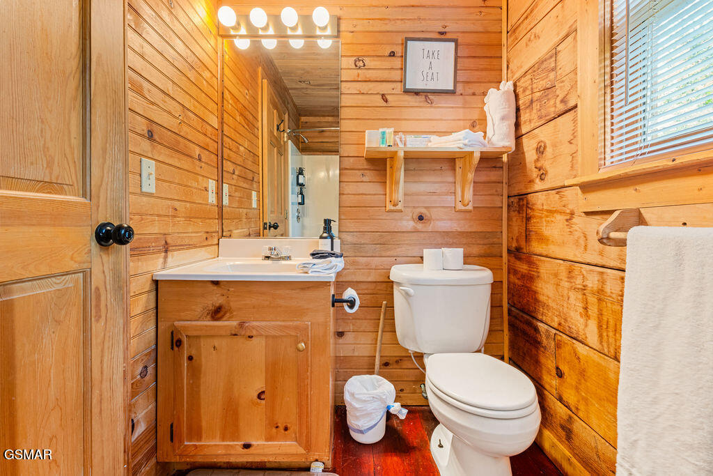 229 Cherokee Path Way Sevierville TN 37876