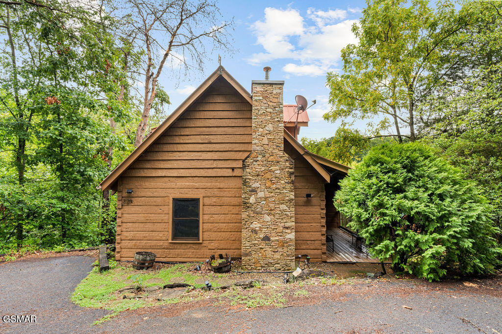 229 Cherokee Path Way Sevierville TN 37876