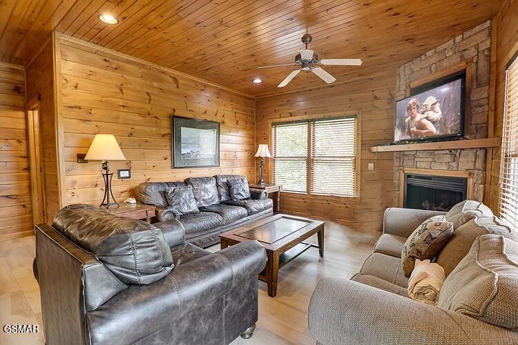 821 Great Smoky Way Gatlinburg TN 37738