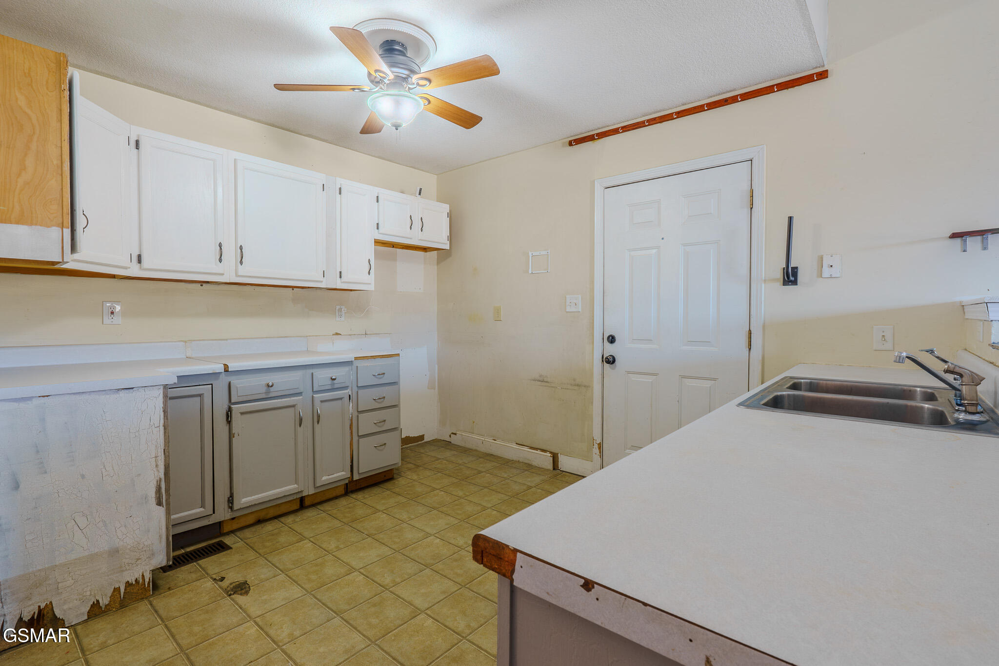 768 Harvest Meadows Drive Kodak TN 37764