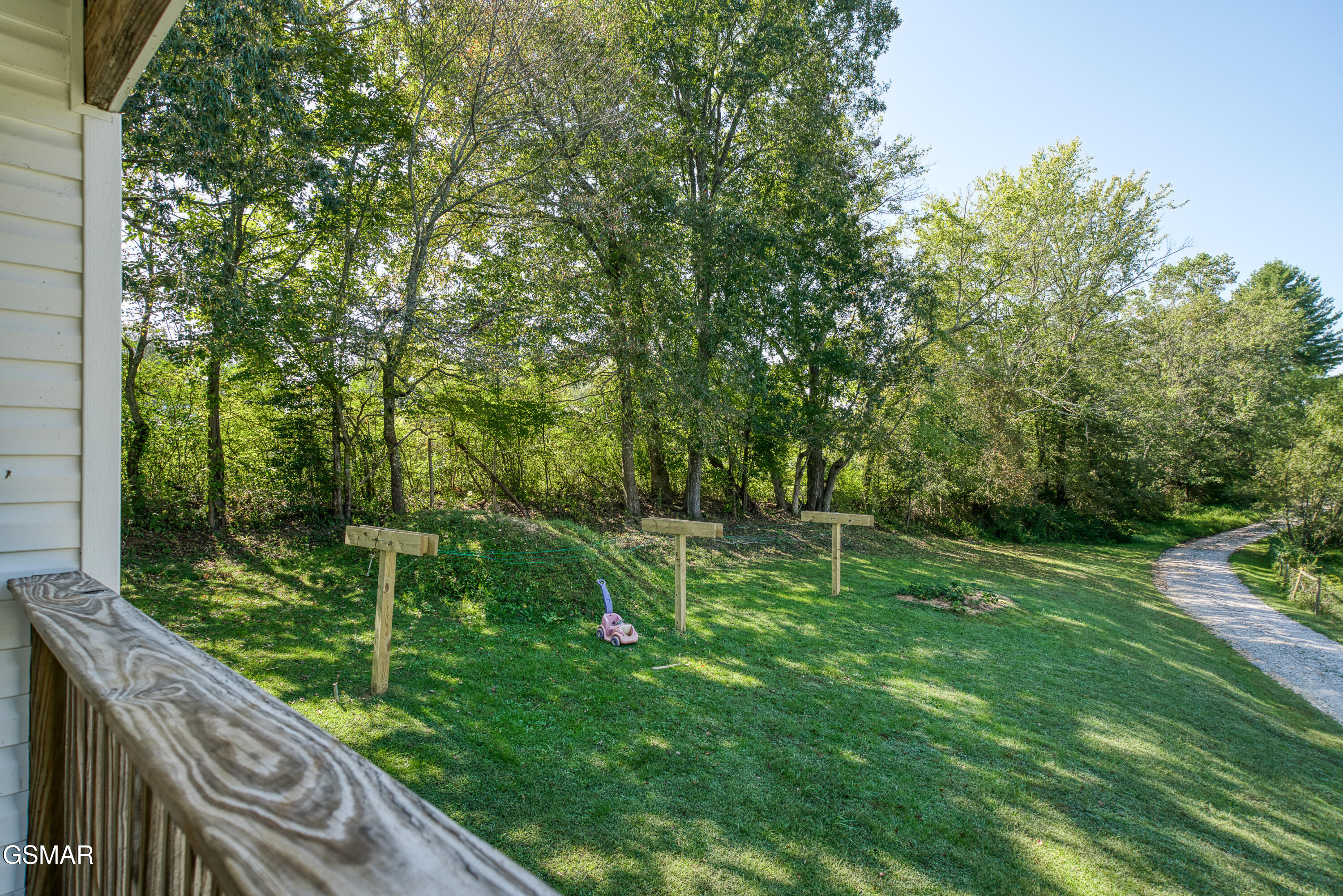 107 Cherry Street Deer Lodge TN 37726
