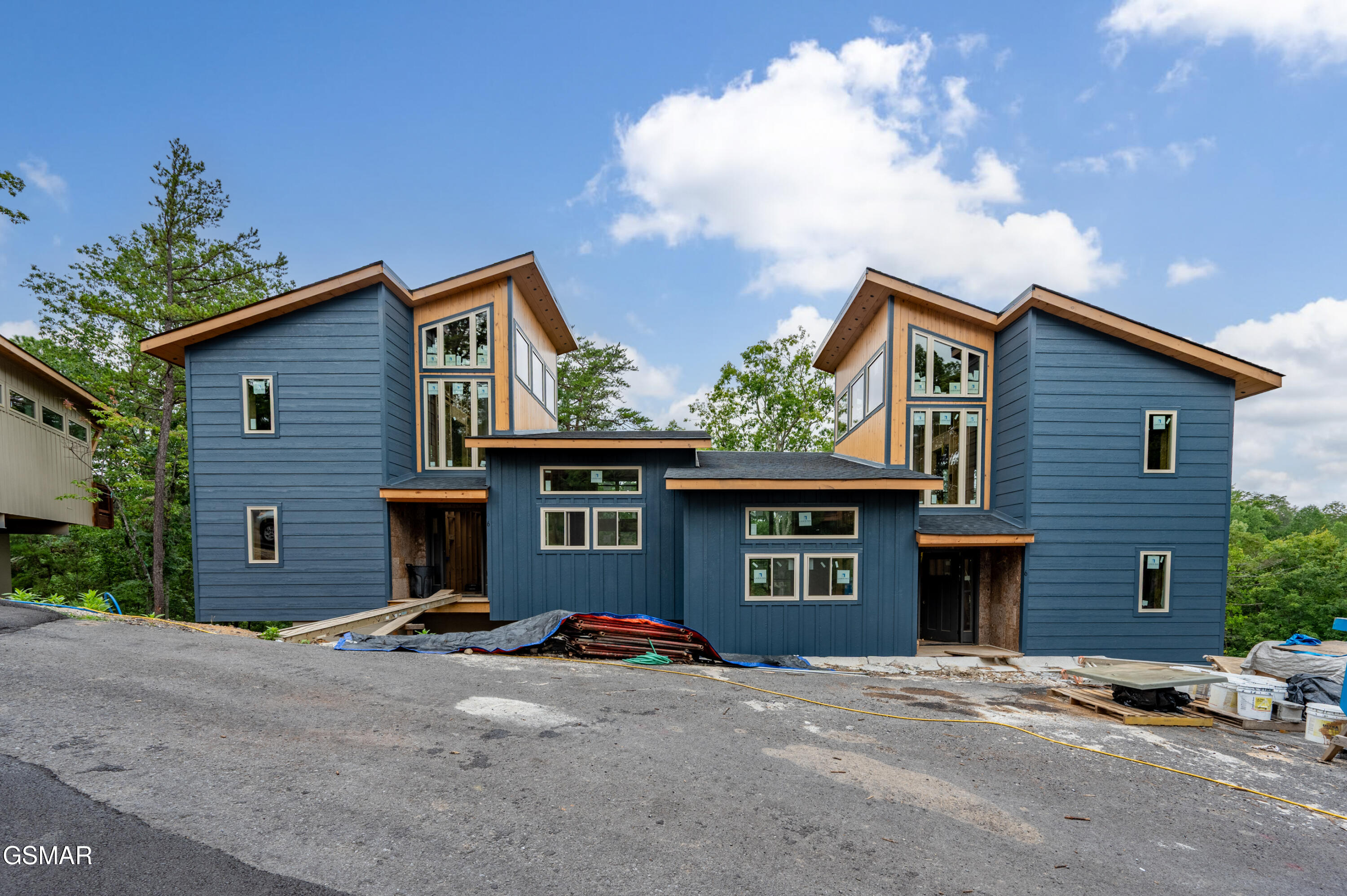 2385 Forge Hideaway Loop Pigeon Forge TN 37863