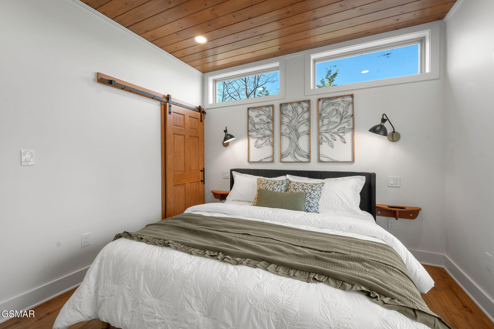 2385 Forge Hideaway Loop Pigeon Forge TN 37863