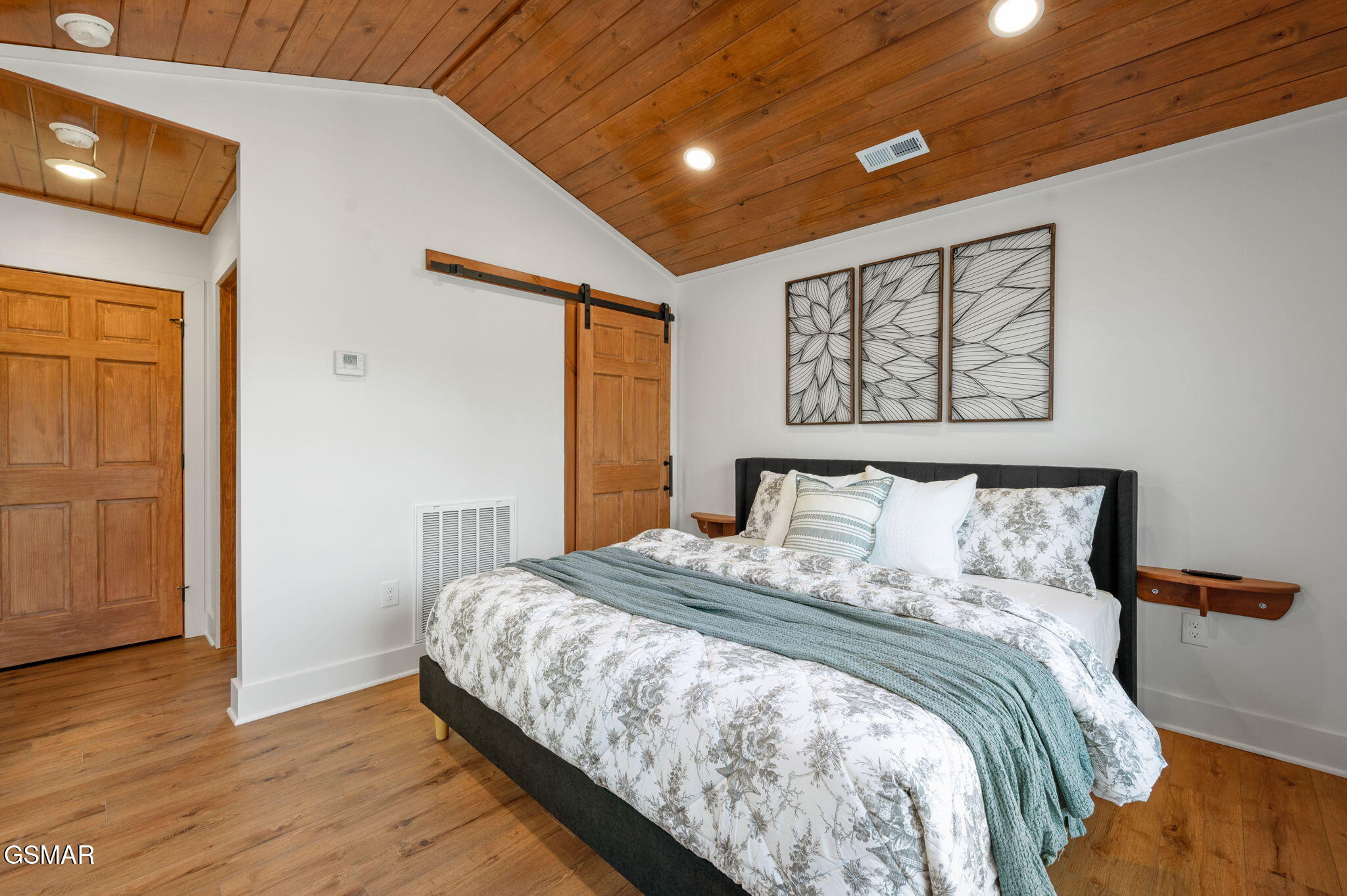 2385 Forge Hideaway Loop Pigeon Forge TN 37863