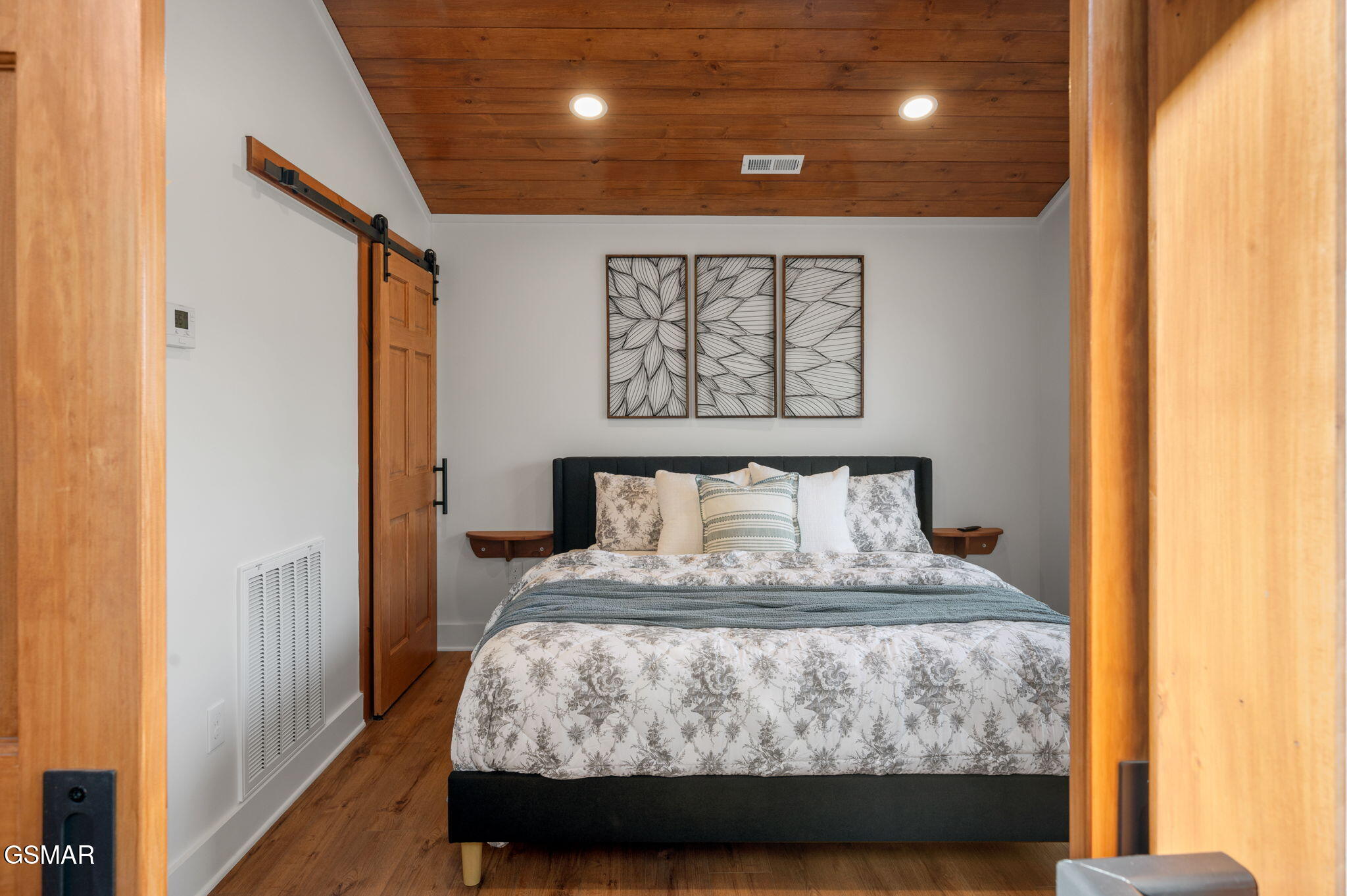 2385 Forge Hideaway Loop Pigeon Forge TN 37863