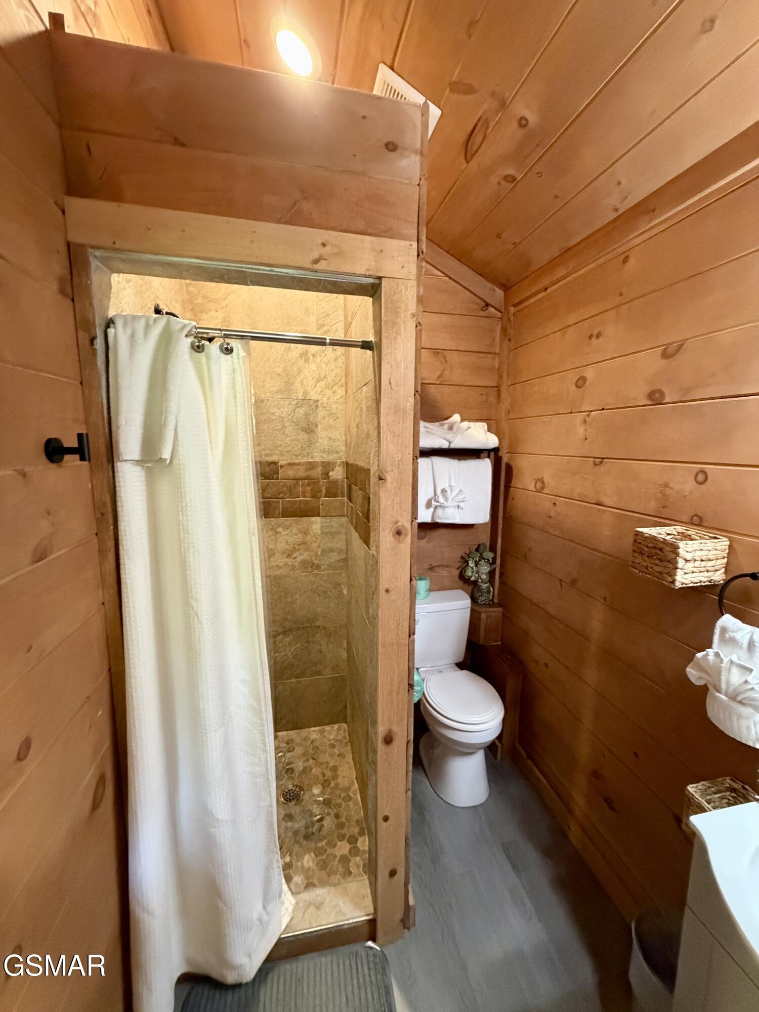 2211 Lake View Lane Sevierville TN 37876
