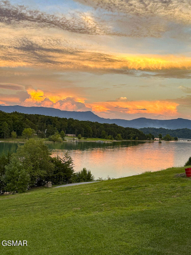 1964 Harbor Hills Drive Dandridge TN 37725