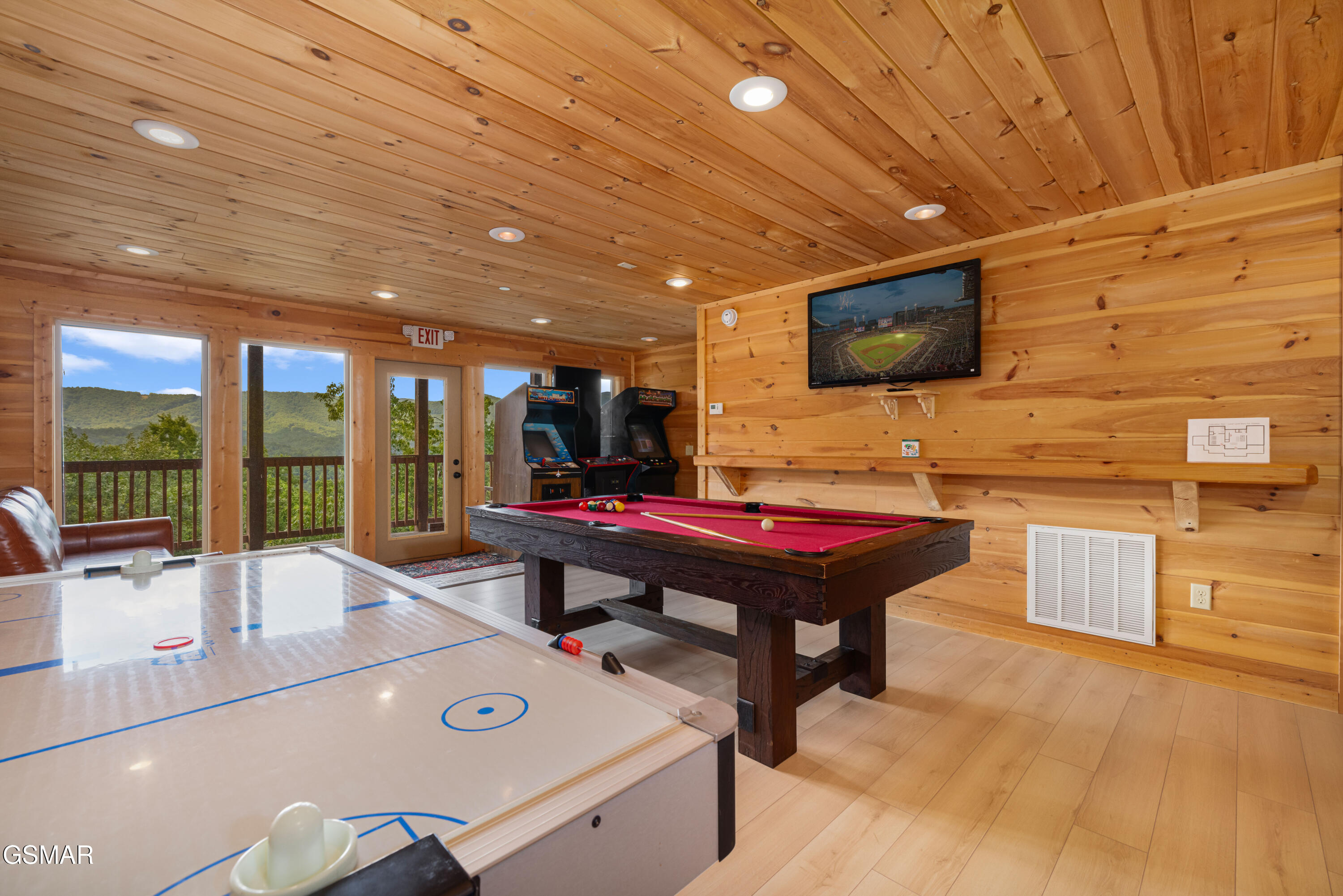 1131 Parkview Vista Way Pigeon Forge TN 37863