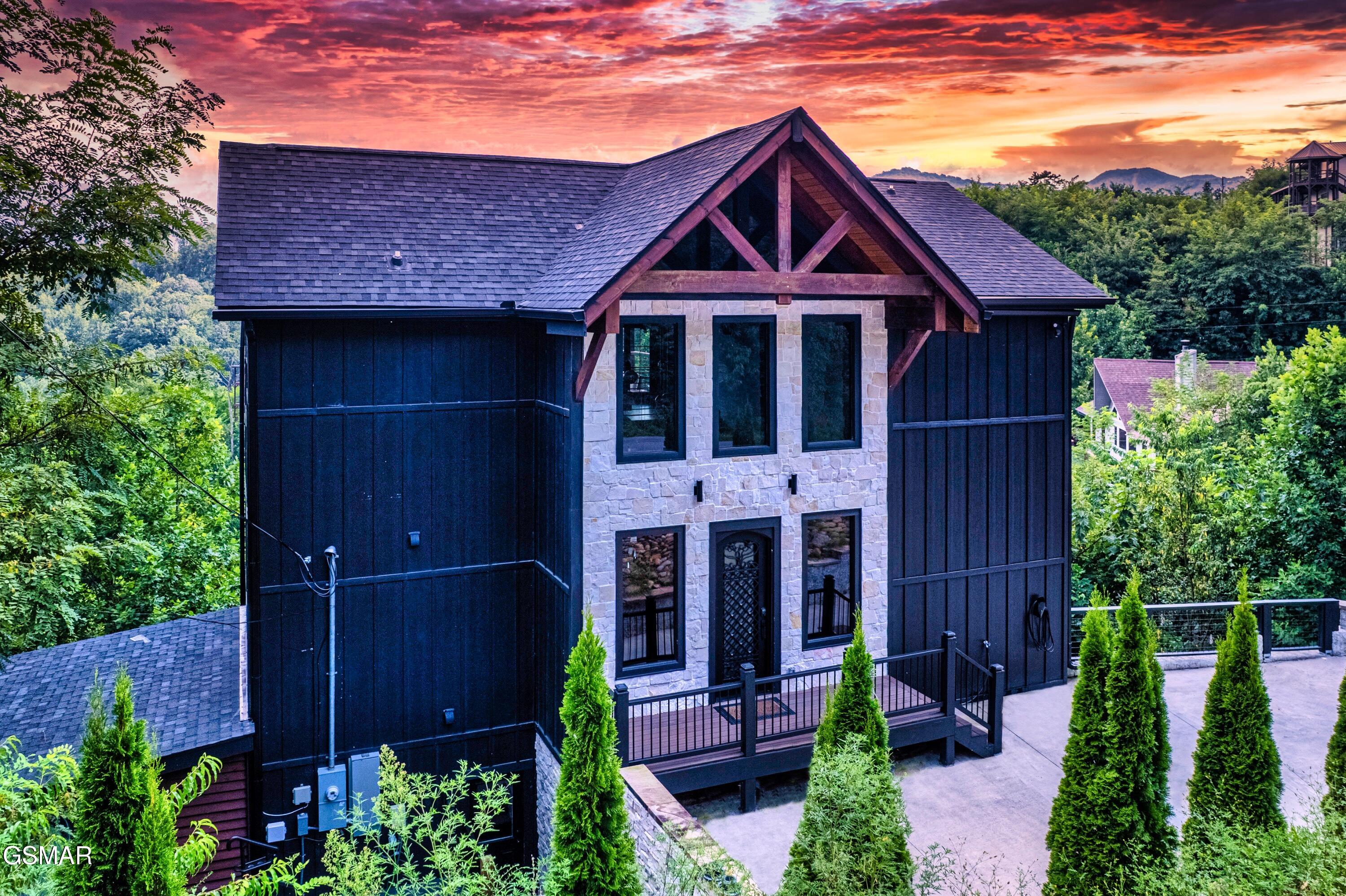 887 Sourwood Drive Gatlinburg TN 37738