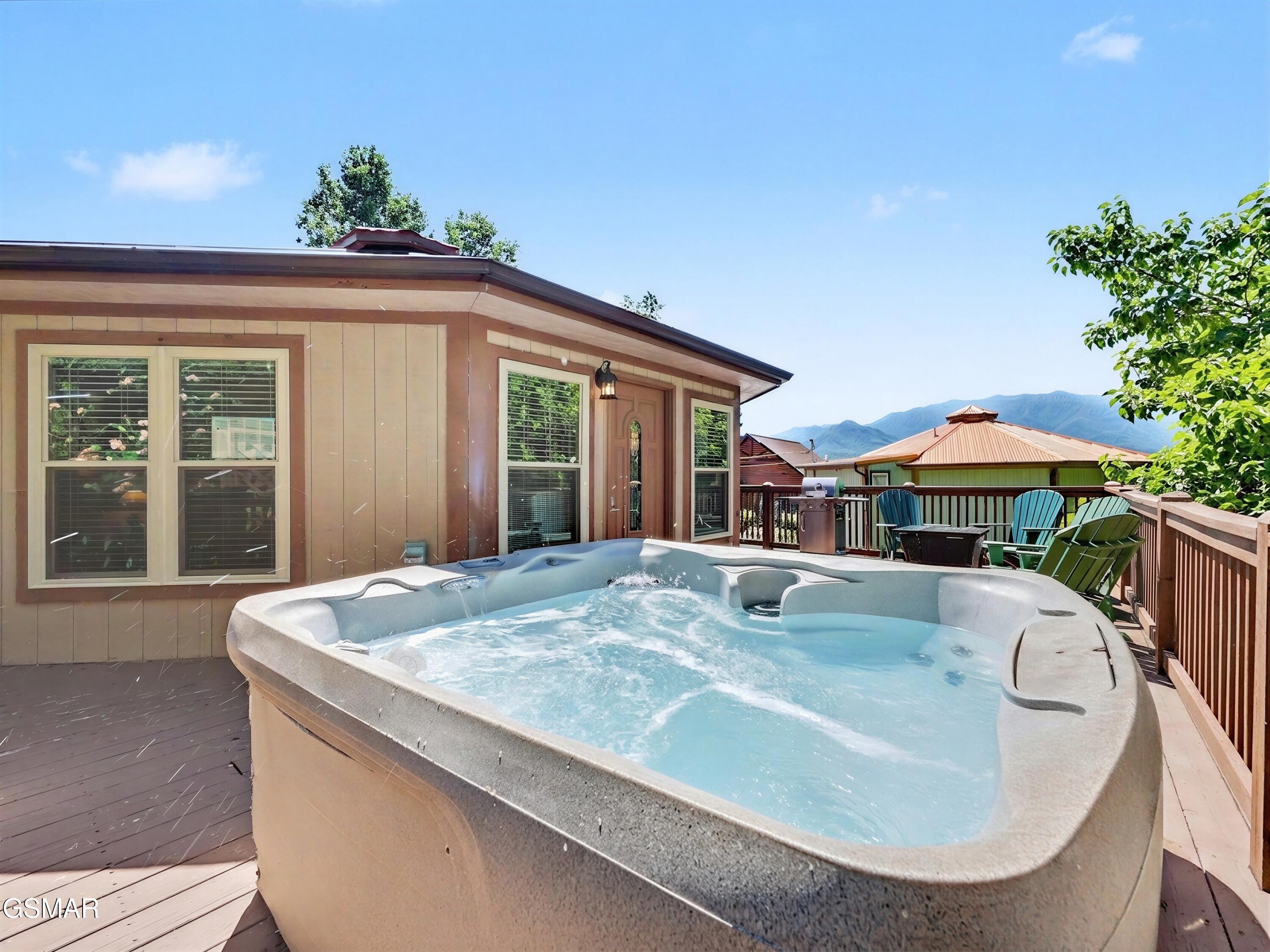 717 Valley View Lane Gatlinburg TN 37738