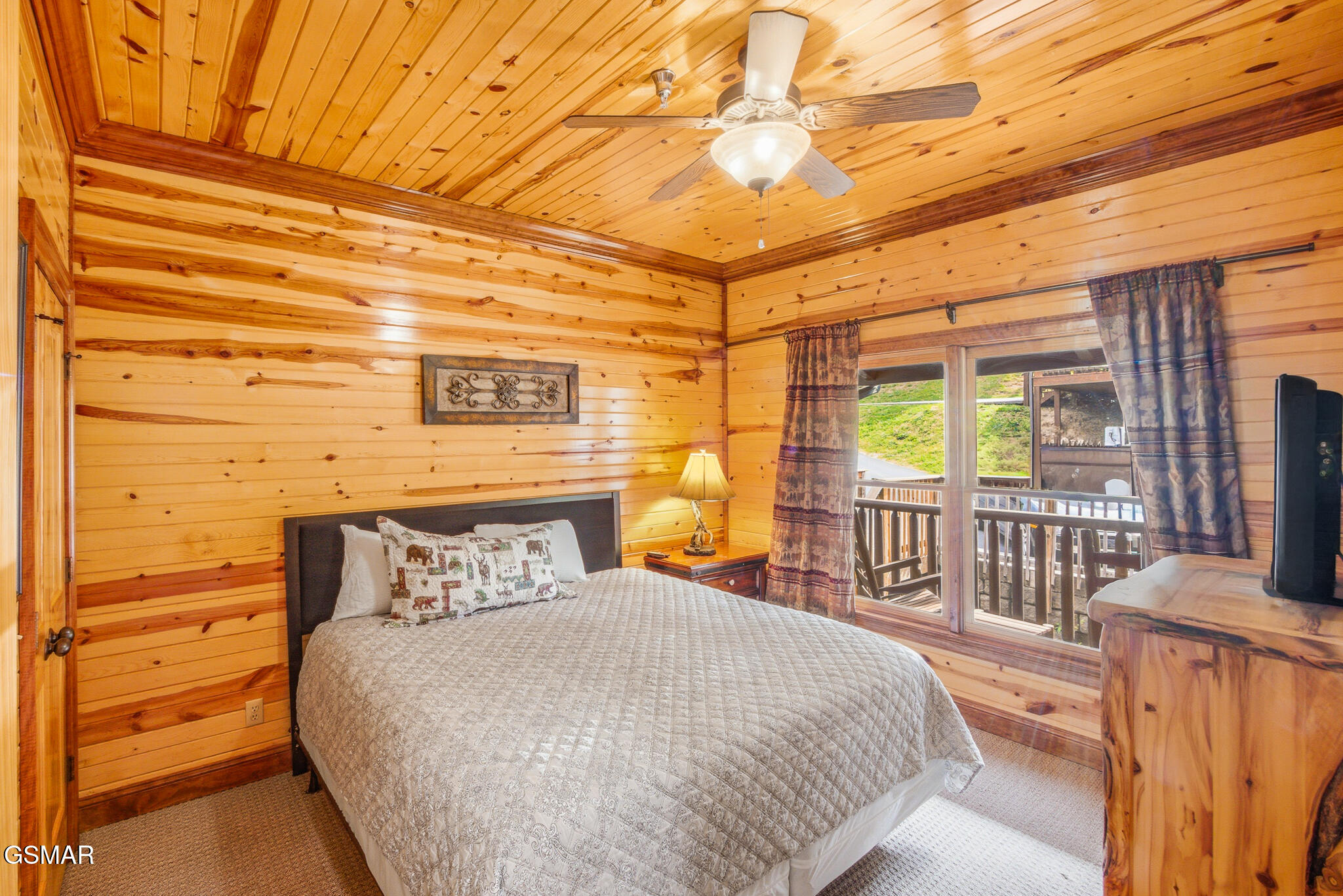 460 Big Bear Way Pigeon Forge TN 37863