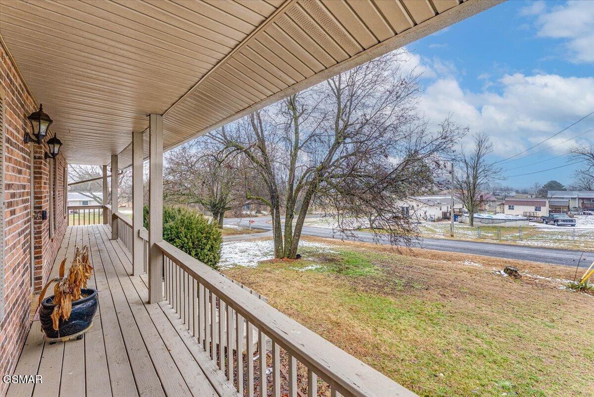 1605 Rolling Hills Drive Dandridge TN 37725