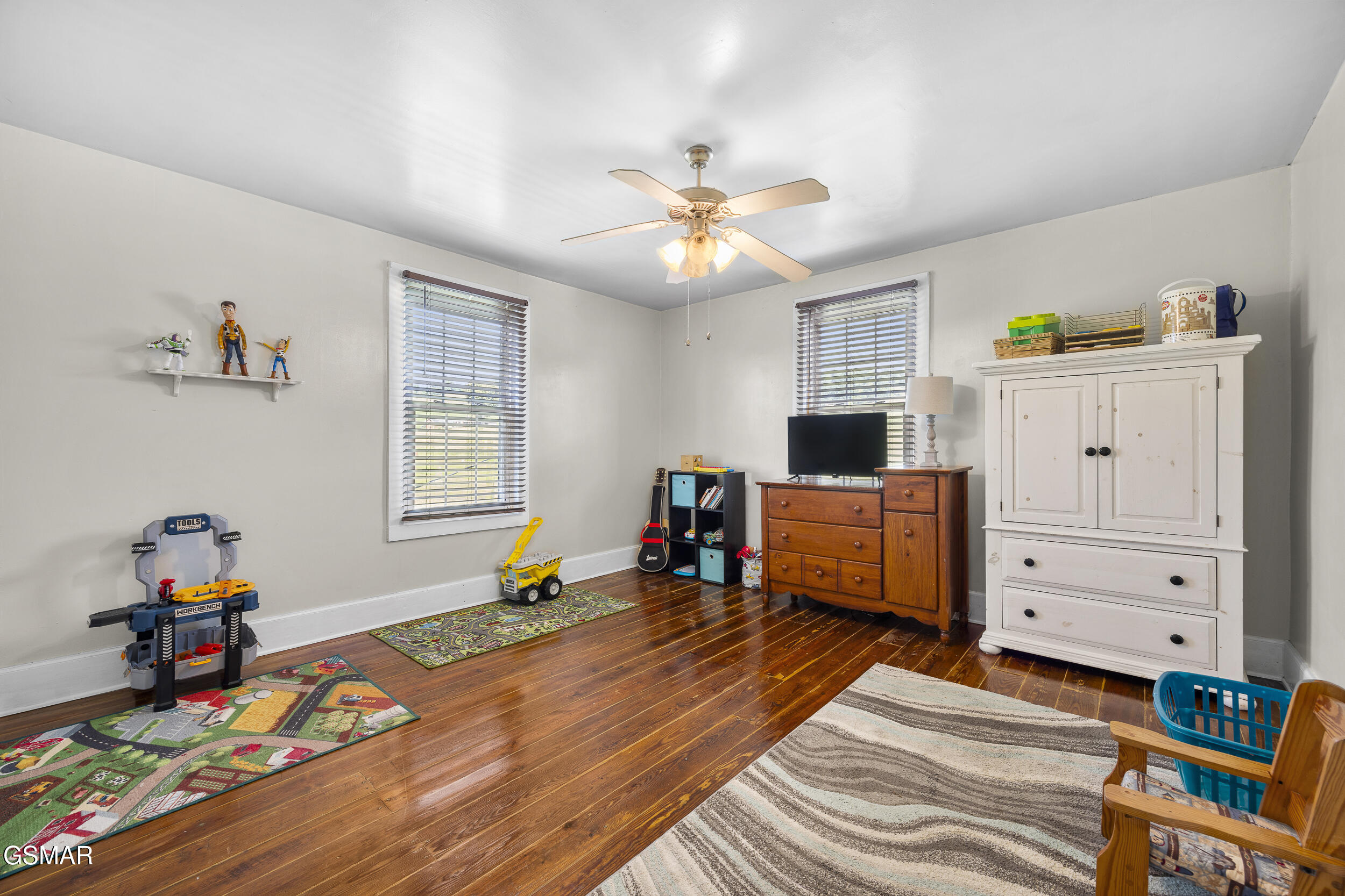871 Hinkle Road Dandridge TN 37725