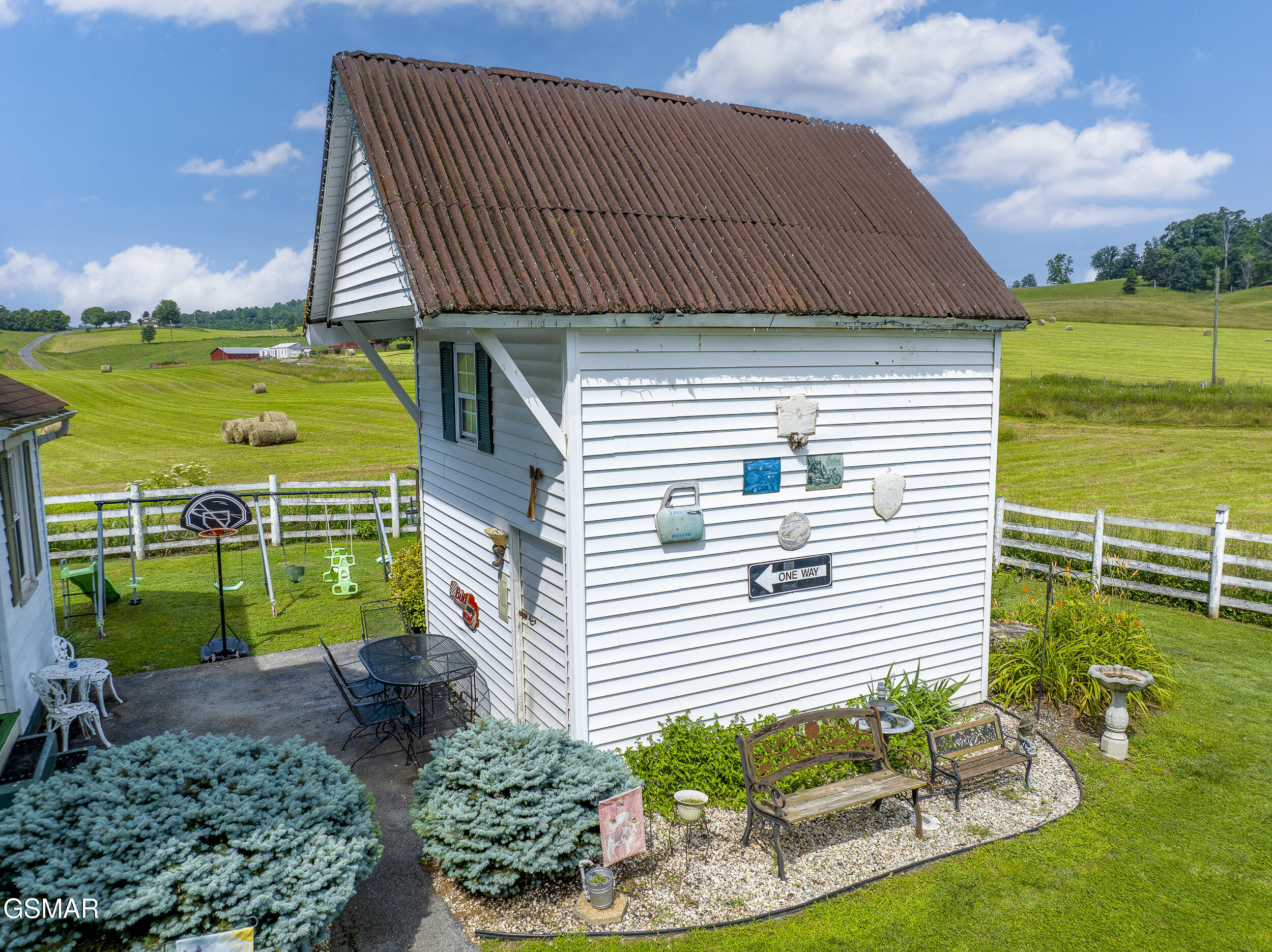 871 Hinkle Road Dandridge TN 37725