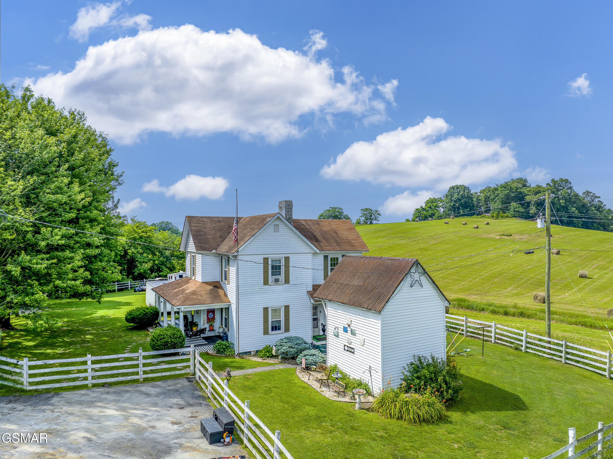 871 Hinkle Road Dandridge TN 37725
