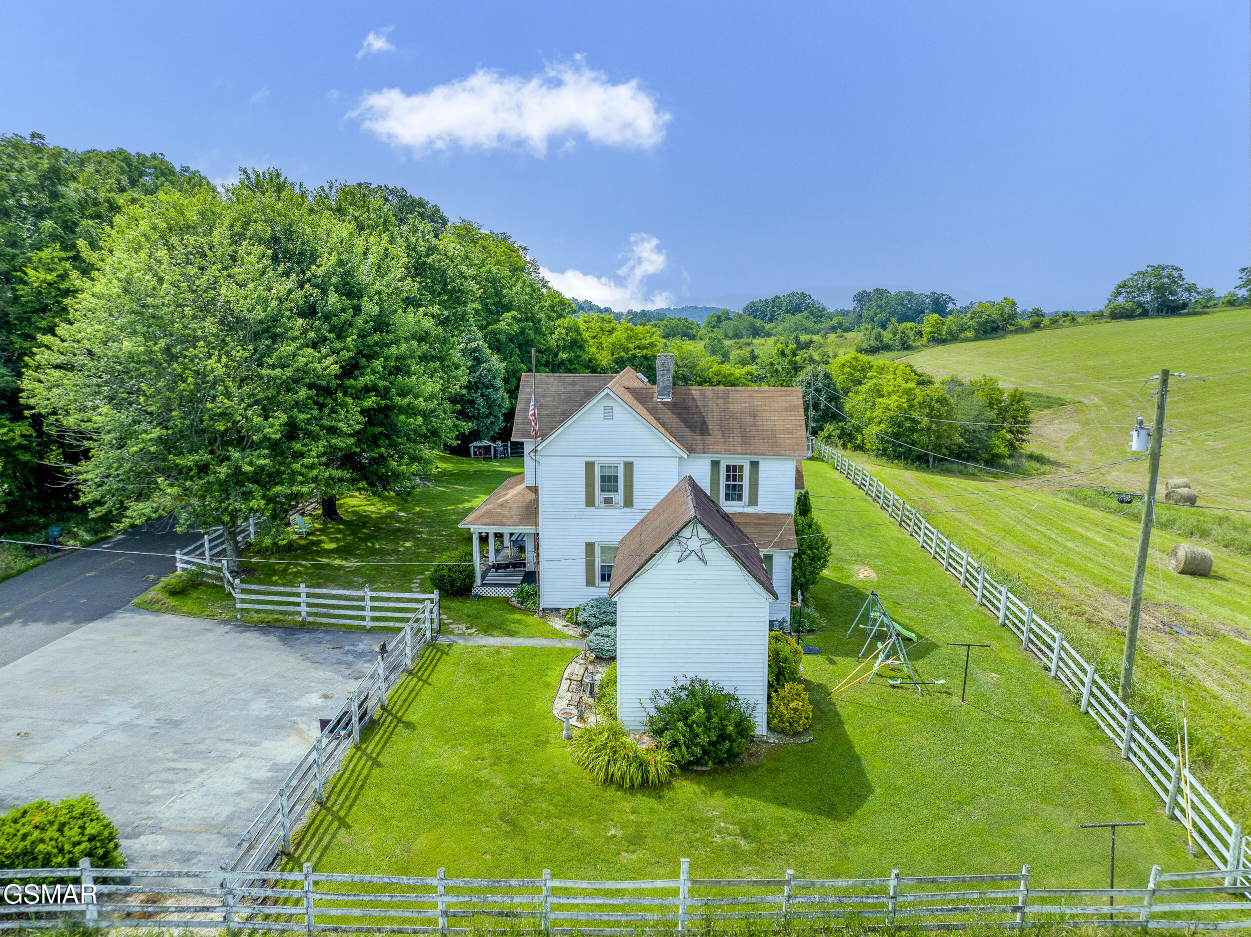 871 Hinkle Road Dandridge TN 37725