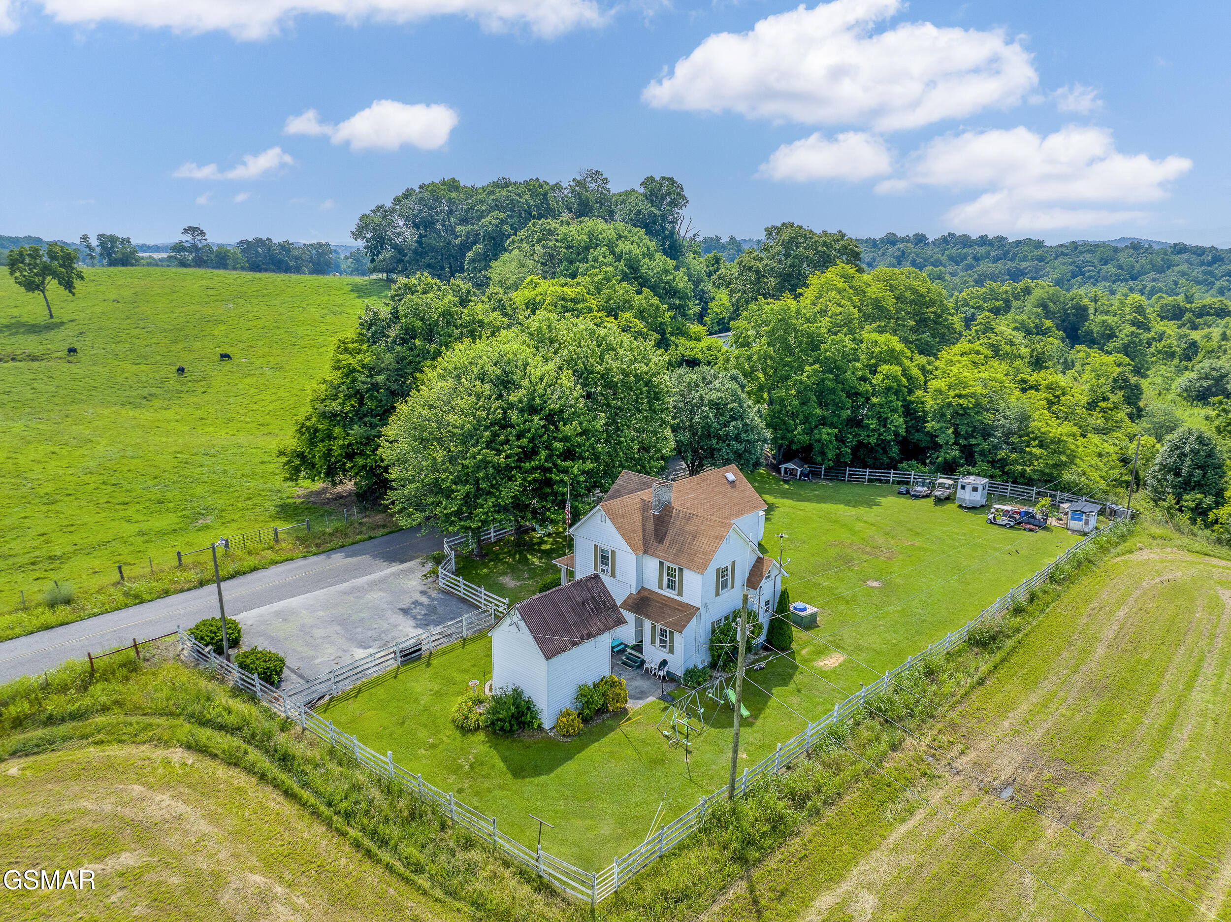 871 Hinkle Road Dandridge TN 37725