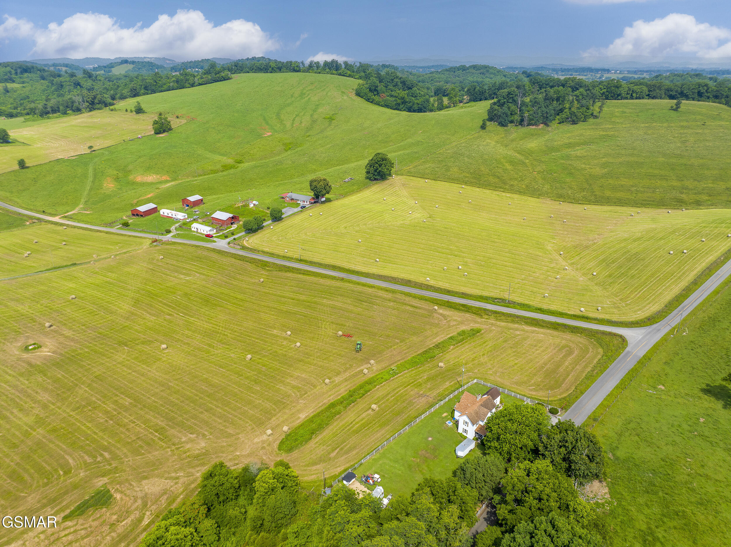 871 Hinkle Road Dandridge TN 37725