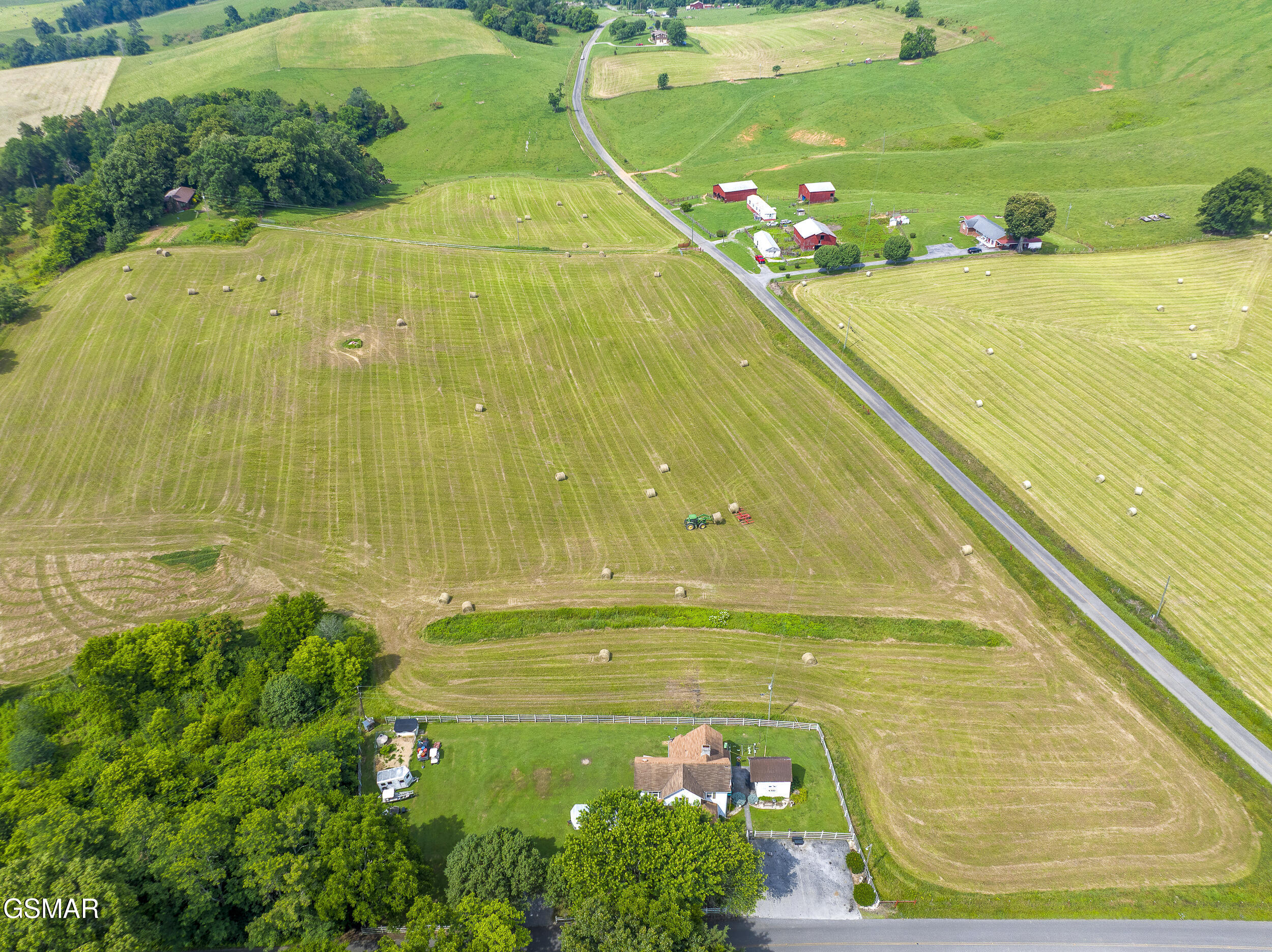 871 Hinkle Road Dandridge TN 37725