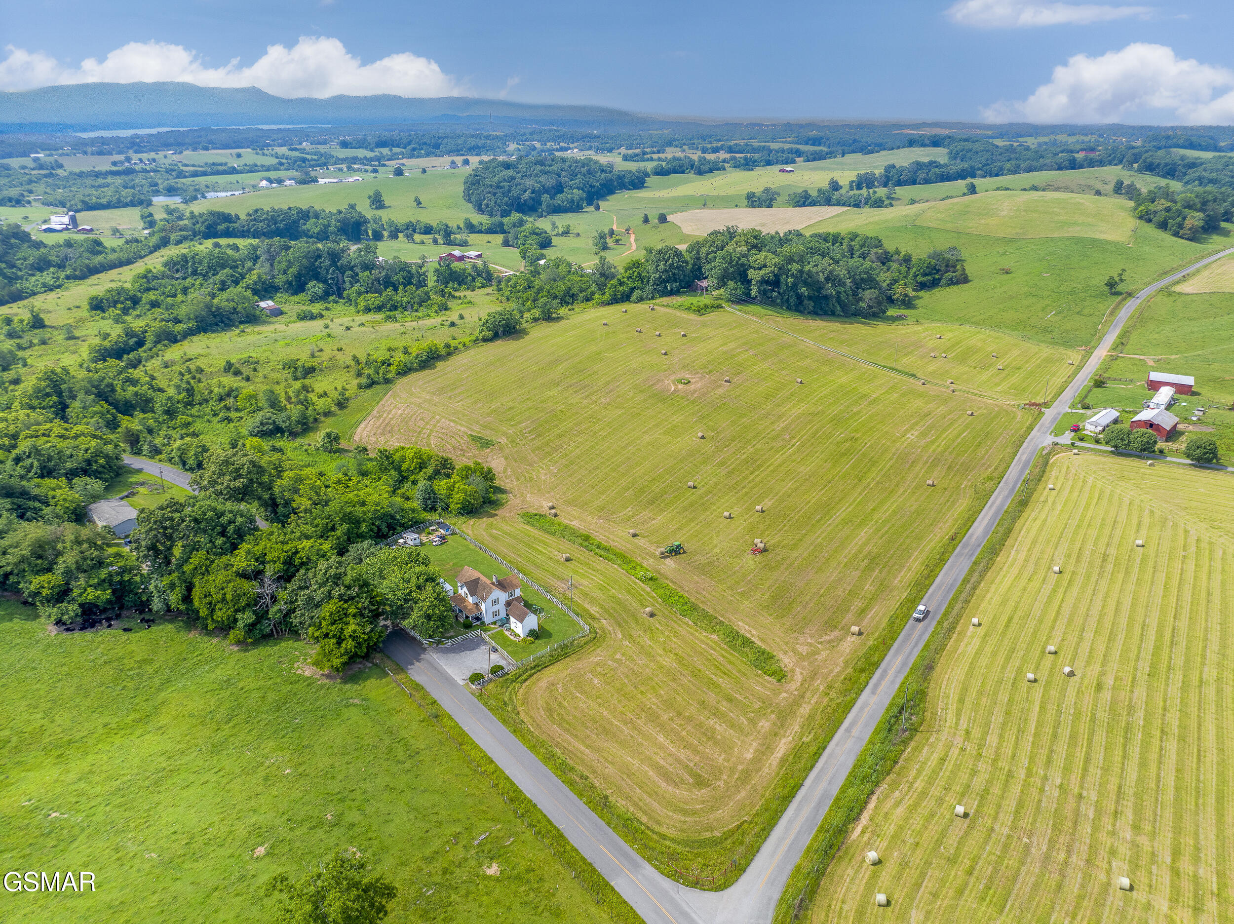 871 Hinkle Road Dandridge TN 37725