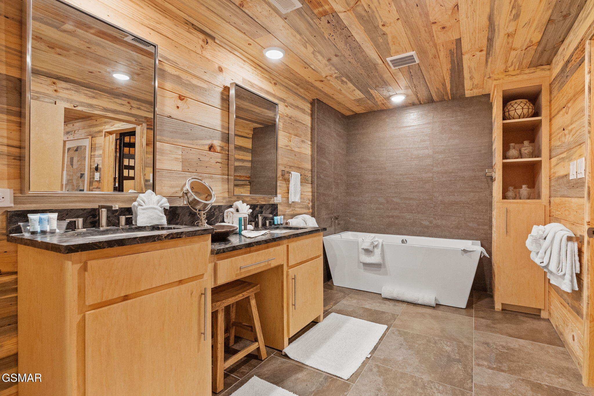 1421 Silver Poplar Lane Sevierville TN 37876