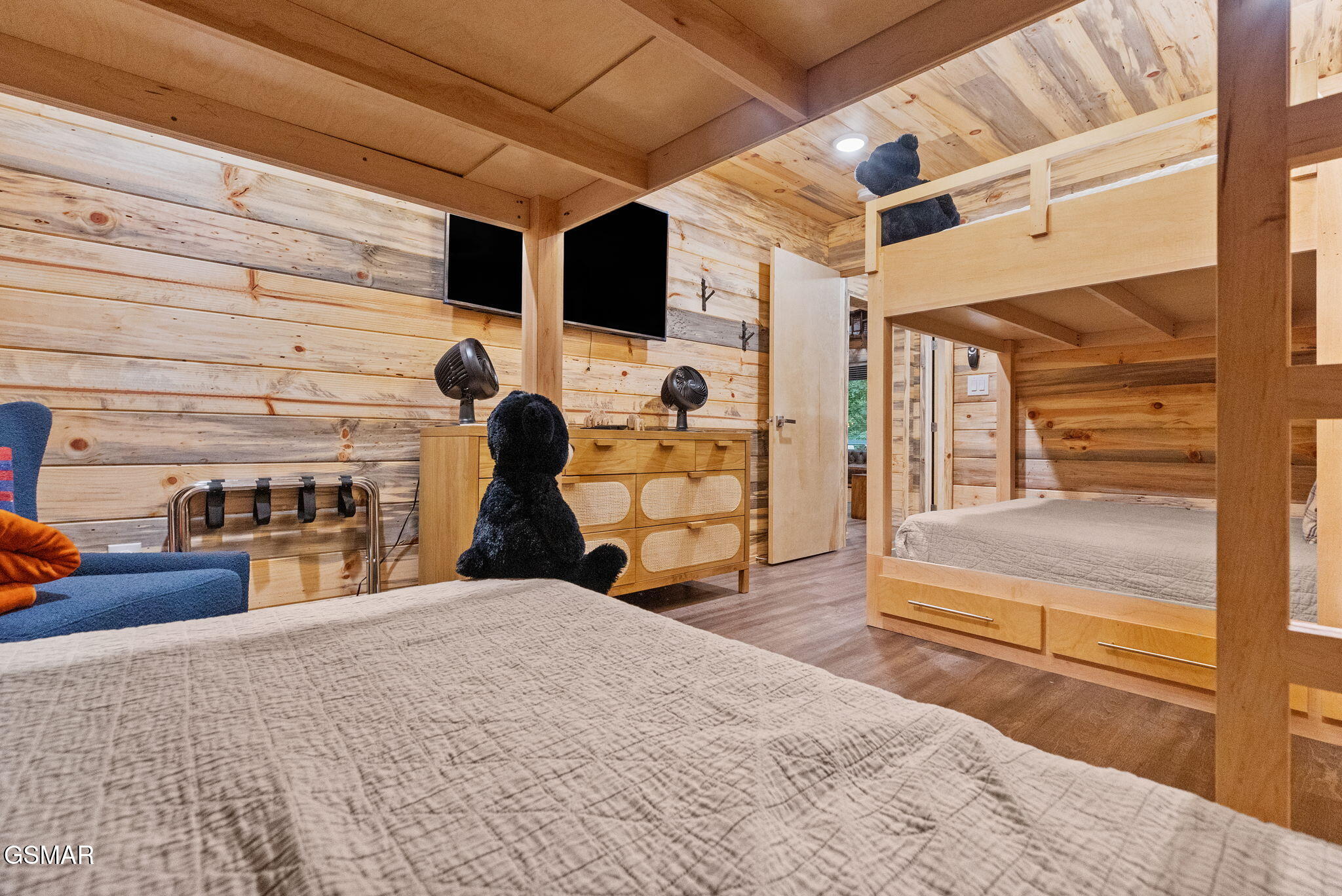 1421 Silver Poplar Lane Sevierville TN 37876