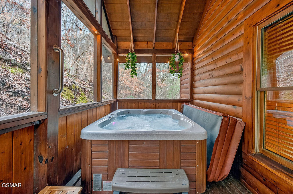 645 Chickasaw Gap Way Pigeon Forge TN 37863