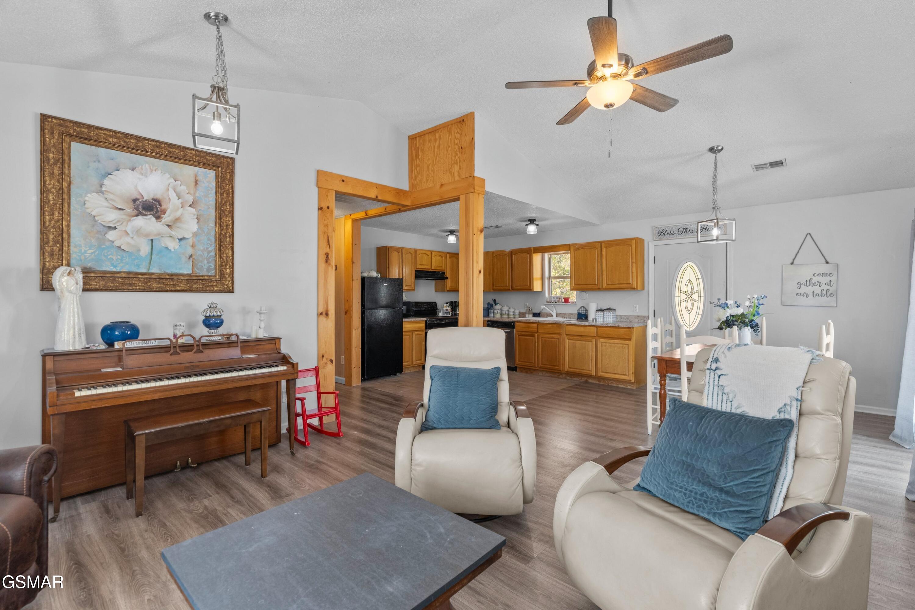 1573 Old Chisholm Trail Dandridge TN 37725