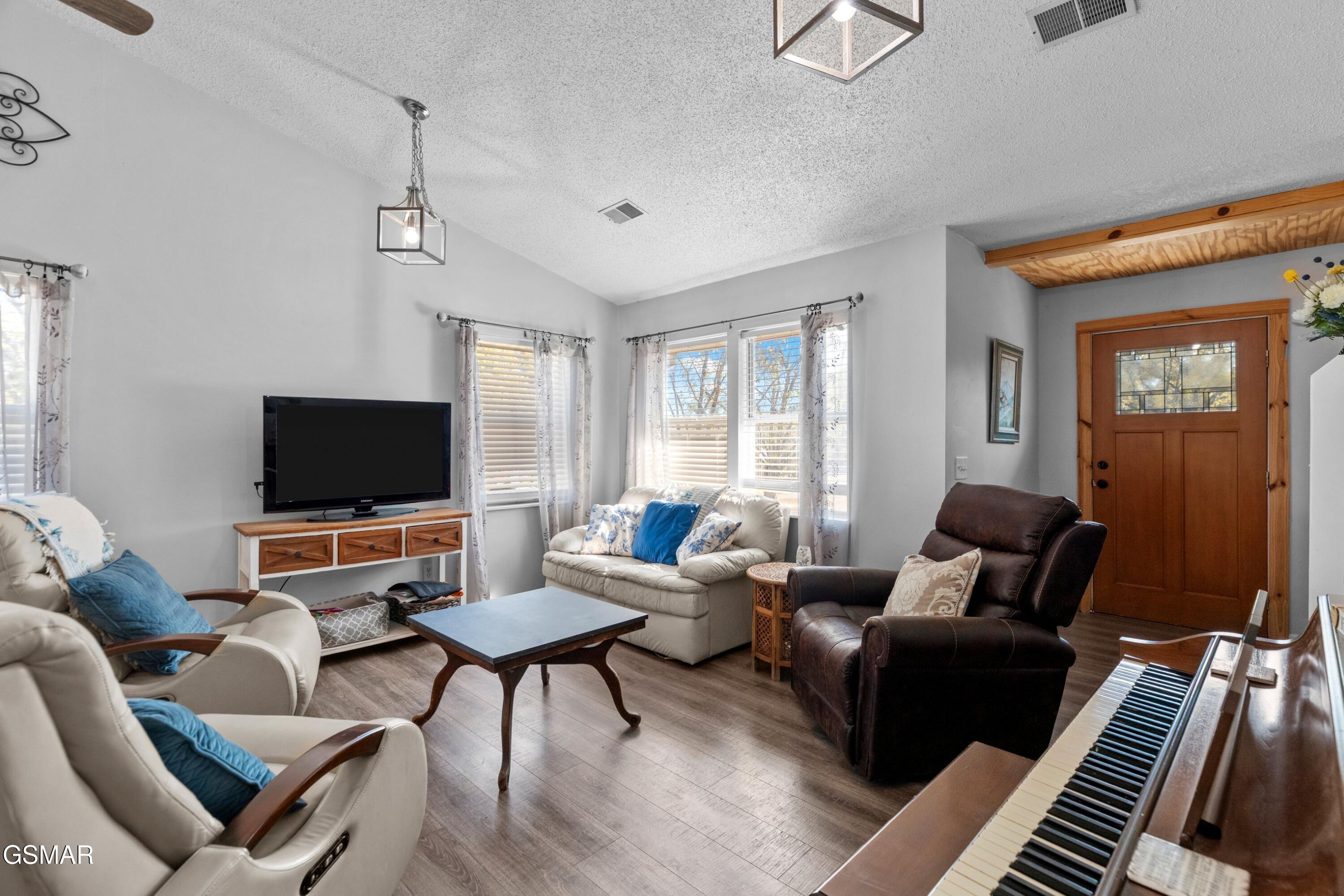 1573 Old Chisholm Trail Dandridge TN 37725