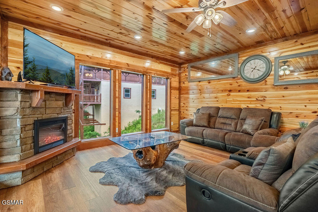 2864 Owens Rdg Way Sevierville TN 37876