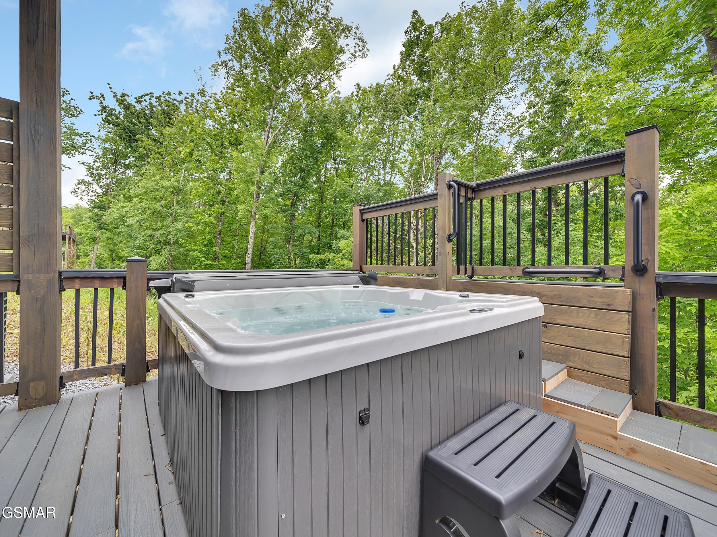 1366 Lake Haven Way Sevierville TN 37876