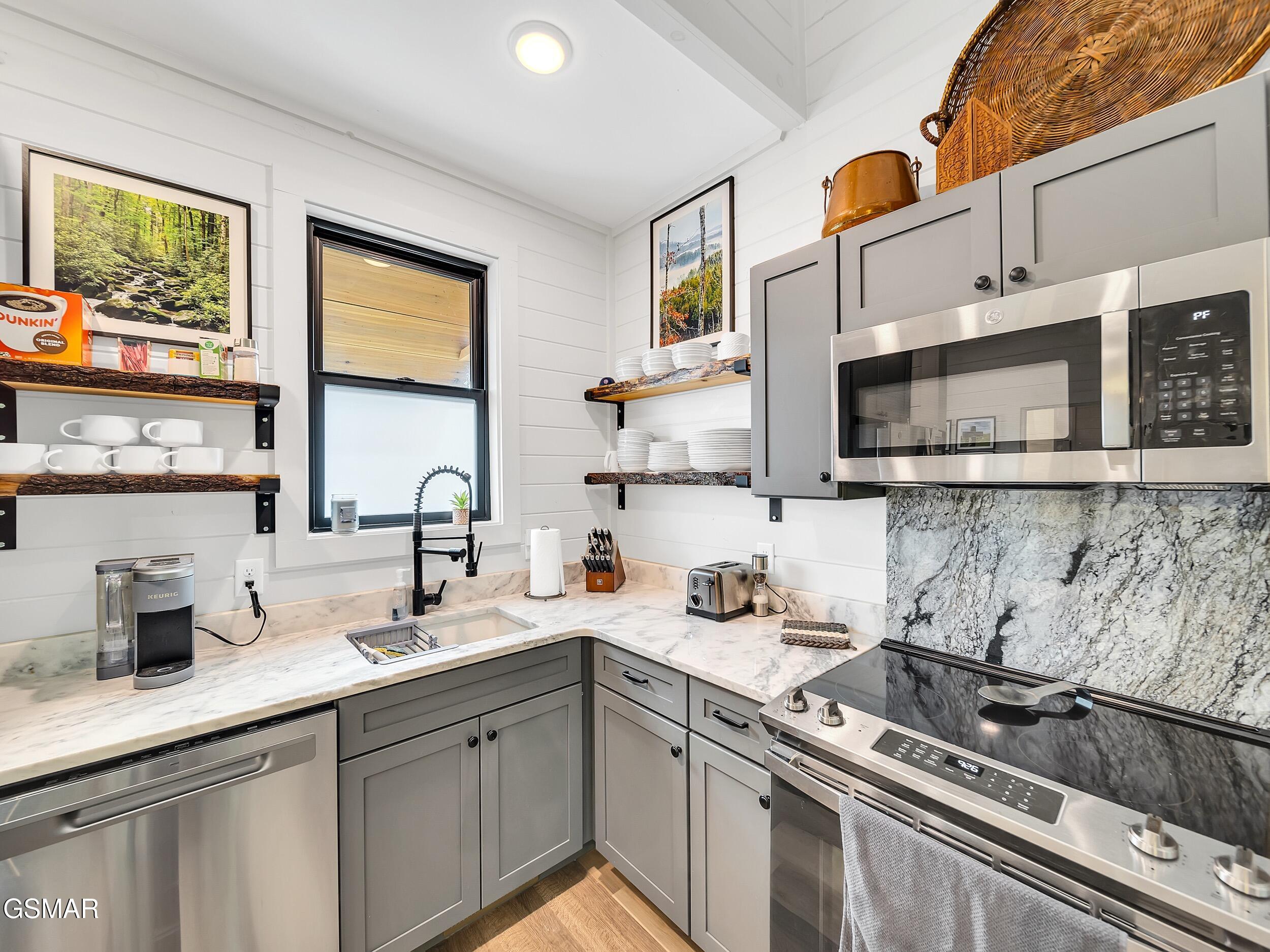 1366 Lake Haven Way Sevierville TN 37876