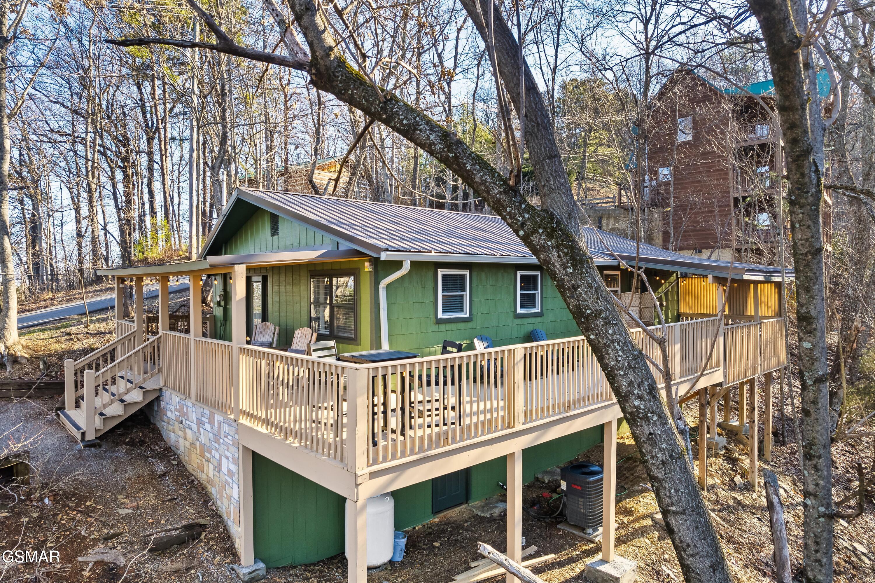 1720 Silver Poplar Lane Sevierville TN 37876