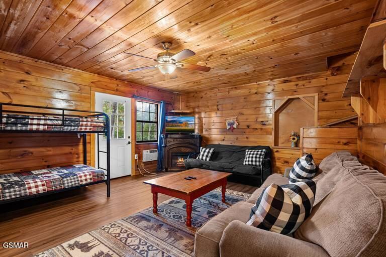 1930 Backhome Lane Sevierville TN 37876