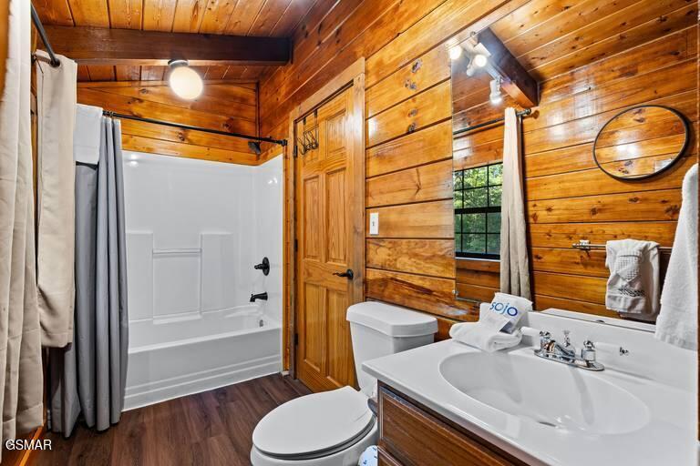 1930 Backhome Lane Sevierville TN 37876