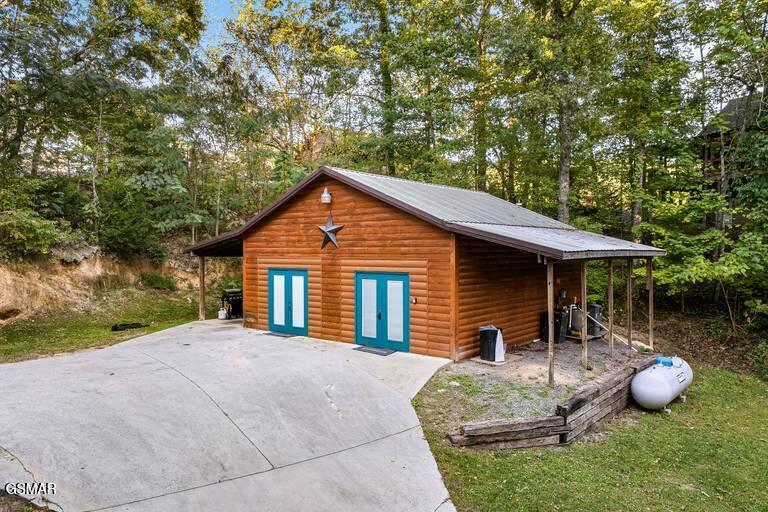 1930 Backhome Lane Sevierville TN 37876