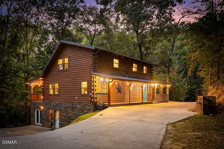 1930 Backhome Lane Sevierville TN 37876