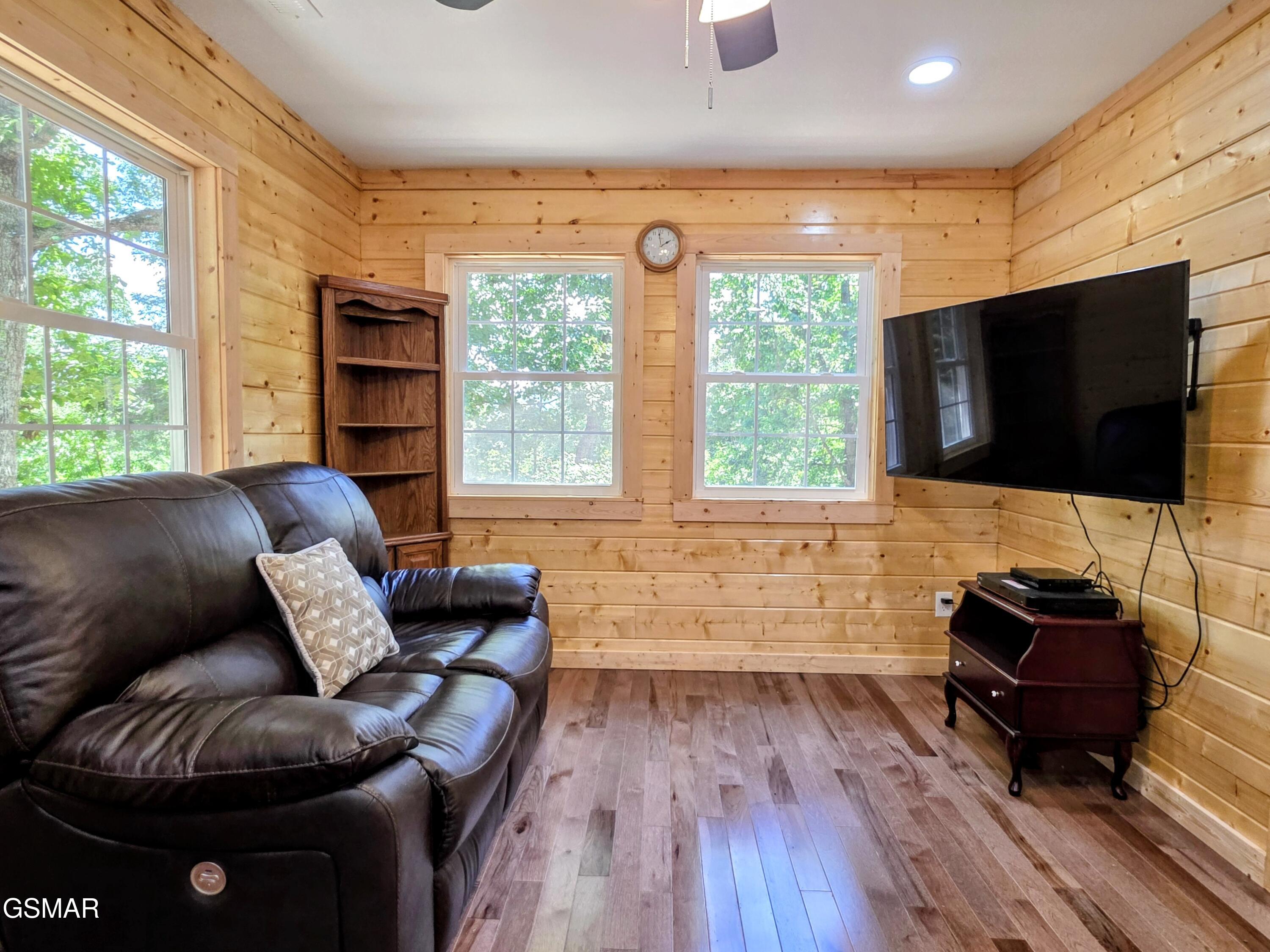 125 Deer Run Way Dandridge TN 37725